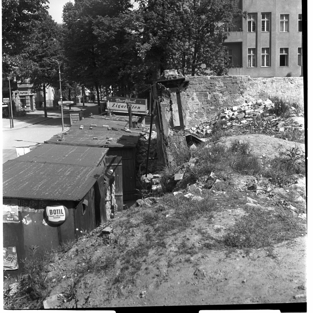 Negativ: Trümmer, Fregestraße 6, 1953 (Museen Tempelhof-Schöneberg/Herwarth Staudt CC BY-NC-SA)
