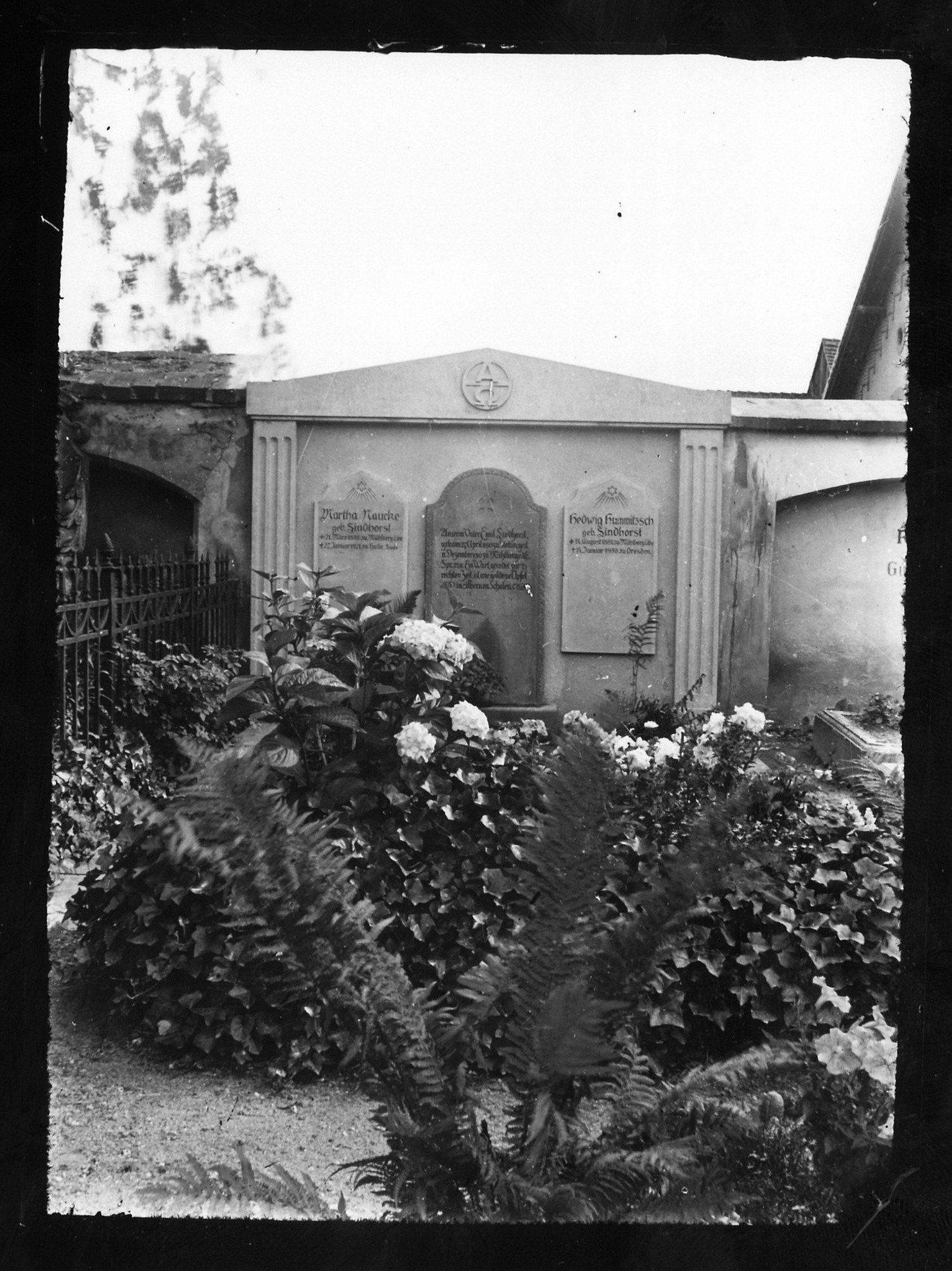 Mühlberg/Elbe: Friedhof, Familiengrabstätte Lindhorst (Landesgeschichtliche Vereinigung für die Mark Brandenburg e.V., Archiv CC BY)
