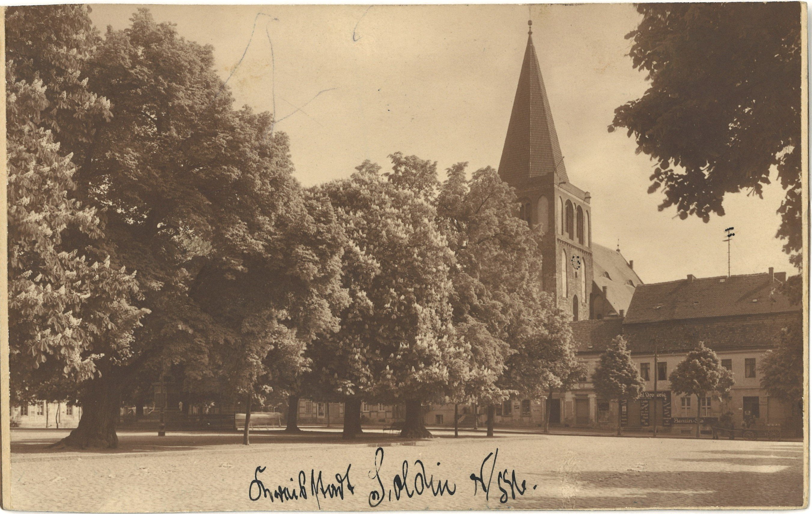 Soldin (Neumark) [Myślibórz]: Marktplatz mit Domkirche von Südwesten (Landesgeschichtliche Vereinigung für die Mark Brandenburg e.V., Archiv CC BY)