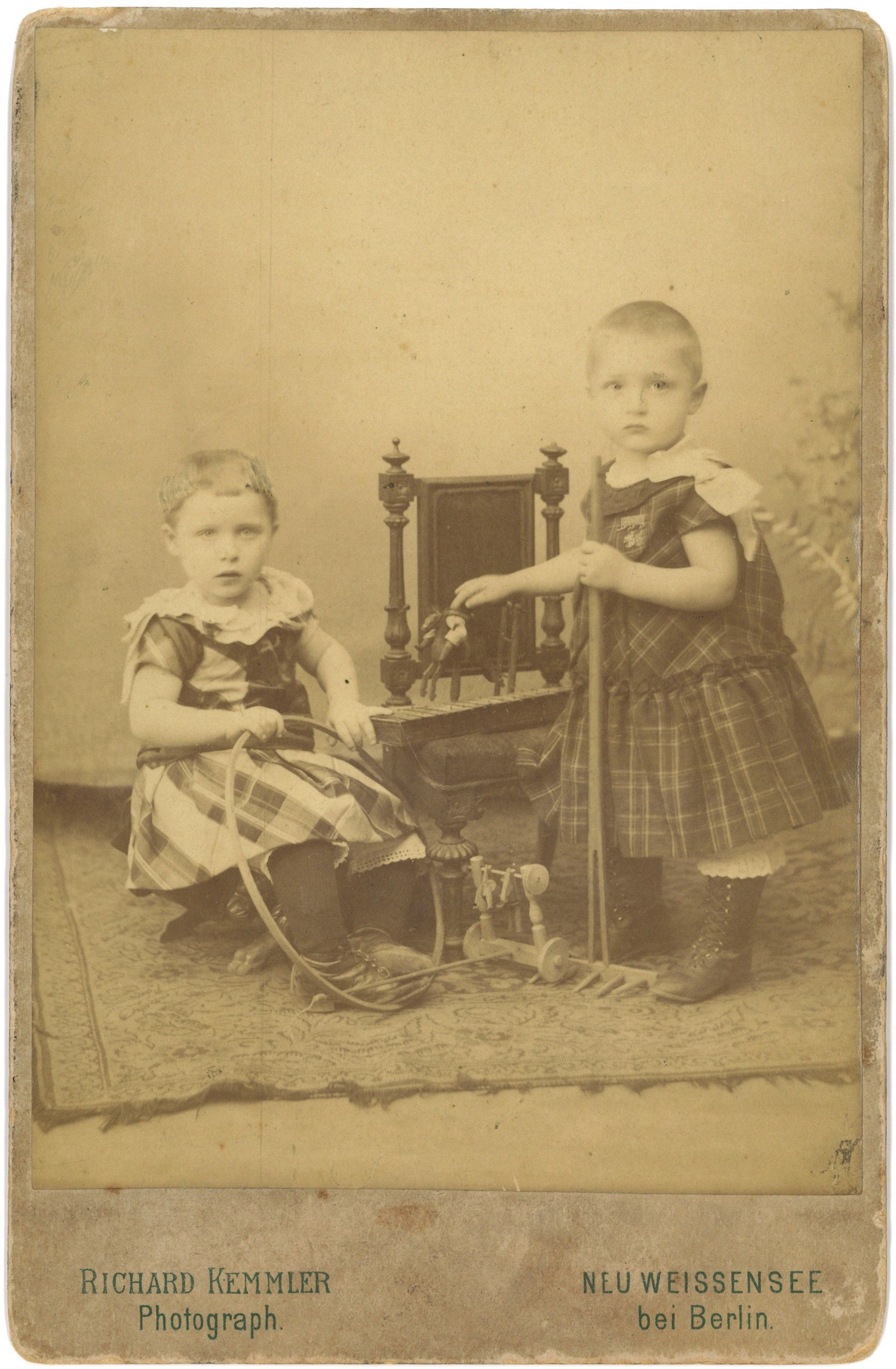 Zwei unbekannte Kinder (Berlin-Weißensee) (Landesgeschichtliche Vereinigung für die Mark Brandenburg e.V., Archiv CC BY)