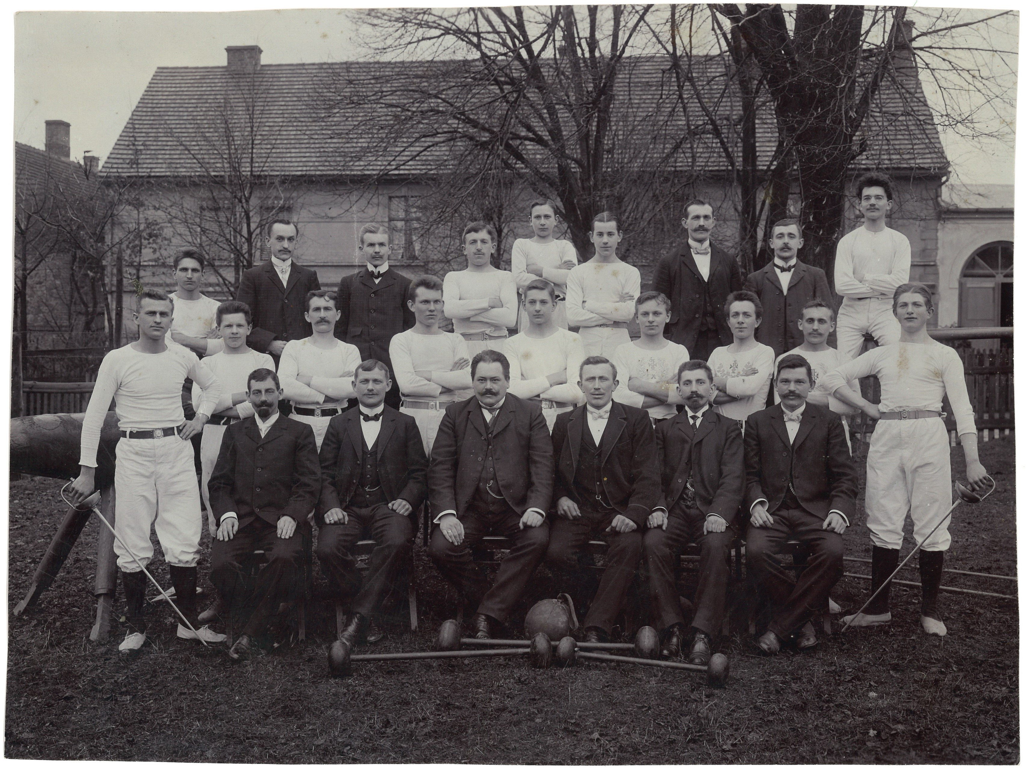 Groß Särchen: Turnverein um 1900/10 (Landesgeschichtliche Vereinigung für die Mark Brandenburg e.V., Archiv CC BY)