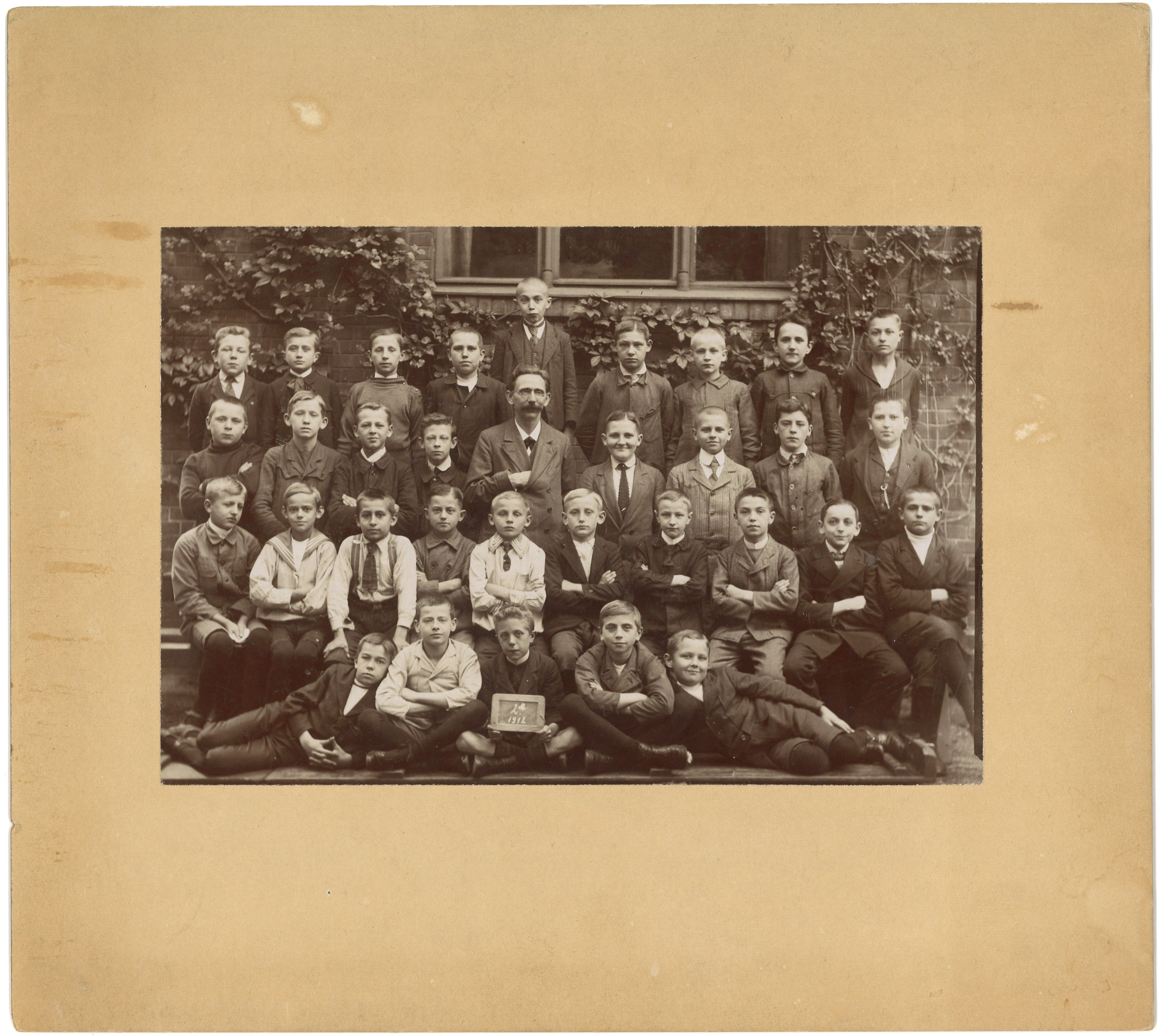 Berlin (?): Klassenbild einer II. Klasse 1912 (Landesgeschichtliche Vereinigung für die Mark Brandenburg e.V., Archiv CC BY)