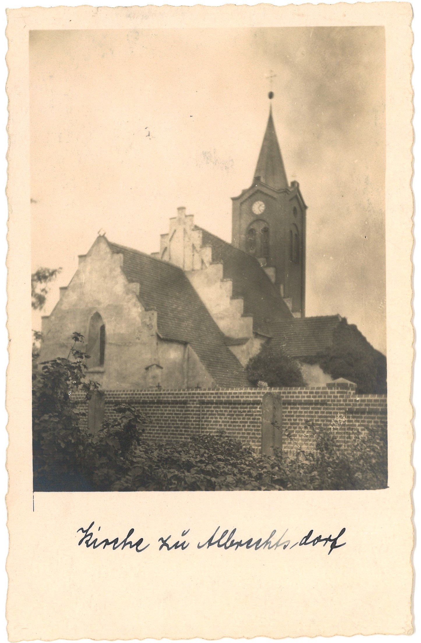 Albrechtsdorf (Kr. Sorau) / Olbrachtów: Dorfkirche von Nordosten (Landesgeschichtliche Vereinigung für die Mark Brandenburg e.V., Archiv CC BY)