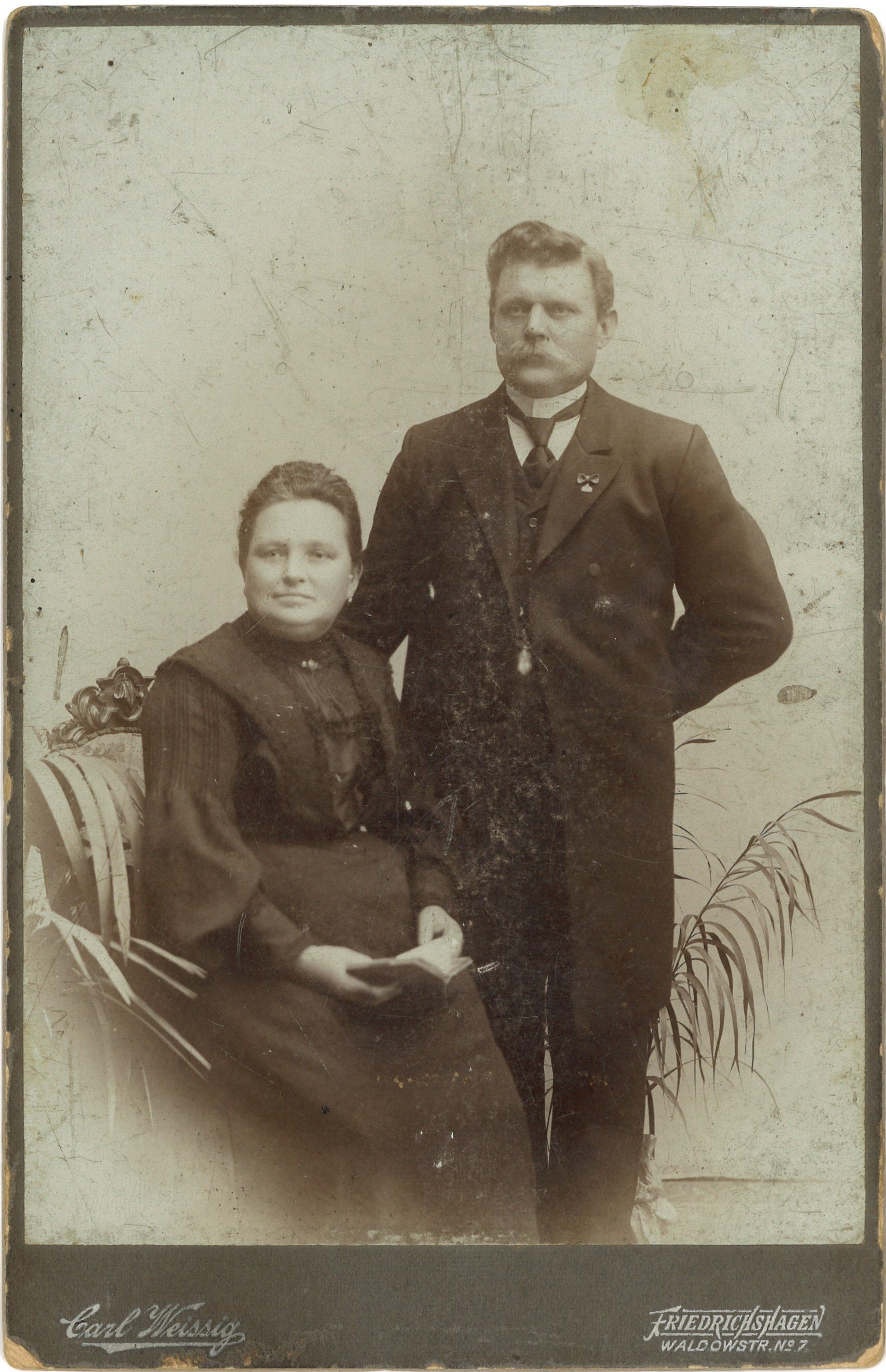 Unbekanntes Ehepaar (Berlin-Friedrichshagen) (Landesgeschichtliche Vereinigung für die Mark Brandenburg e.V., Archiv CC BY)