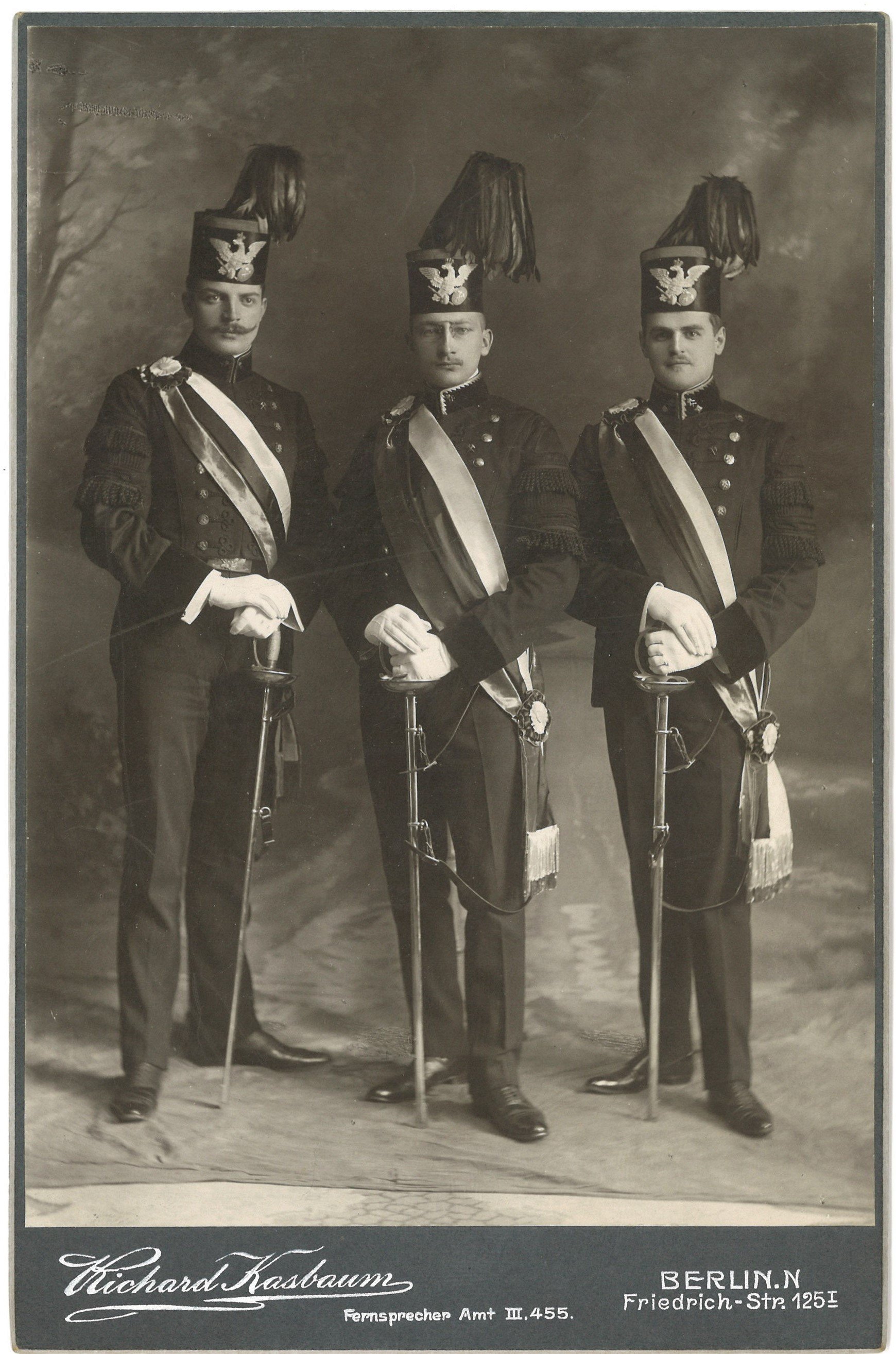 Drei junge Bergleute in Uniform (Berlin) (Landesgeschichtliche Vereinigung für die Mark Brandenburg e.V., Archiv CC BY)