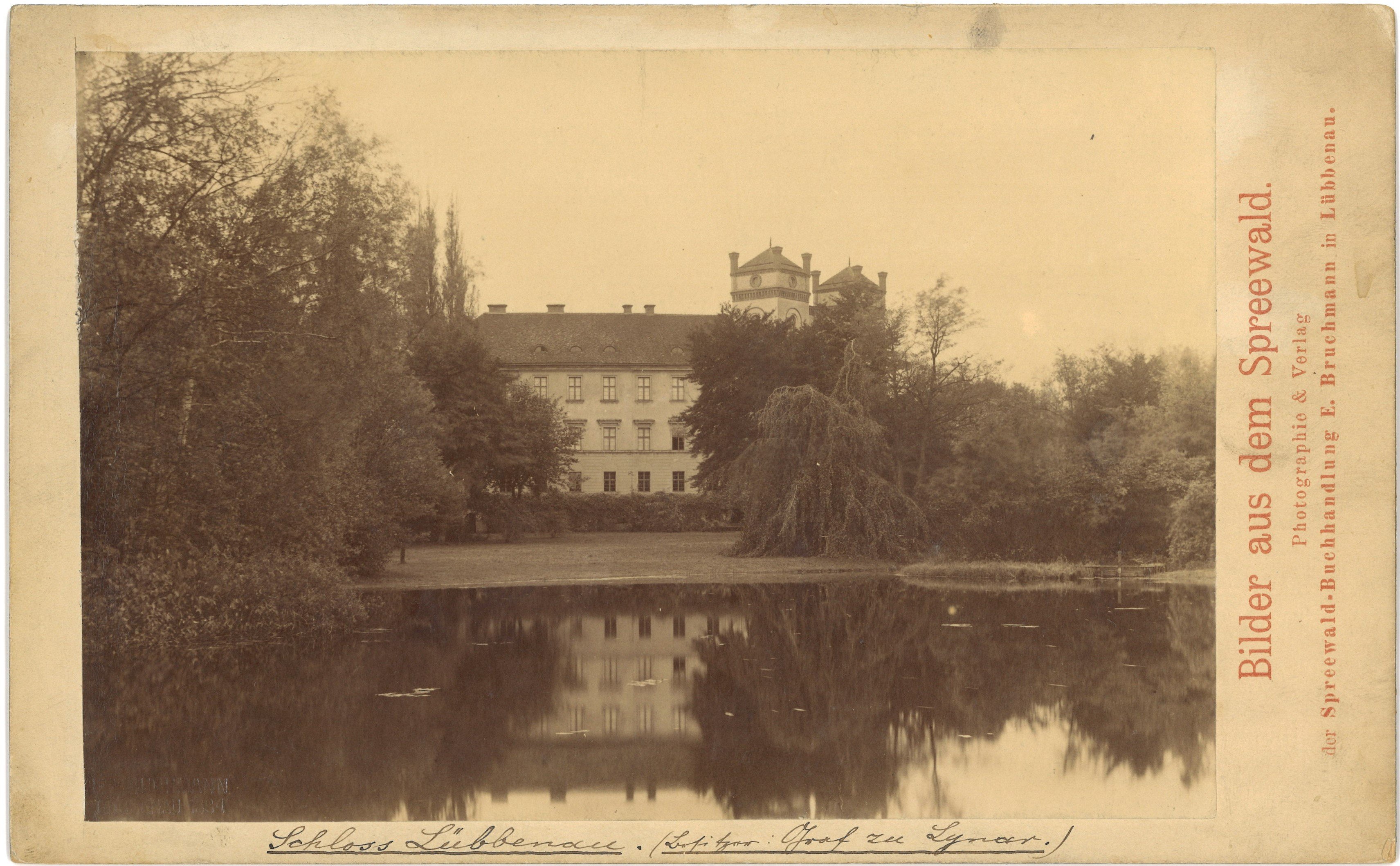 Lübbenau: Schlosspark mit Teich und Schloss von Nordosten (Landesgeschichtliche Vereinigung für die Mark Brandenburg e.V., Archiv CC BY)