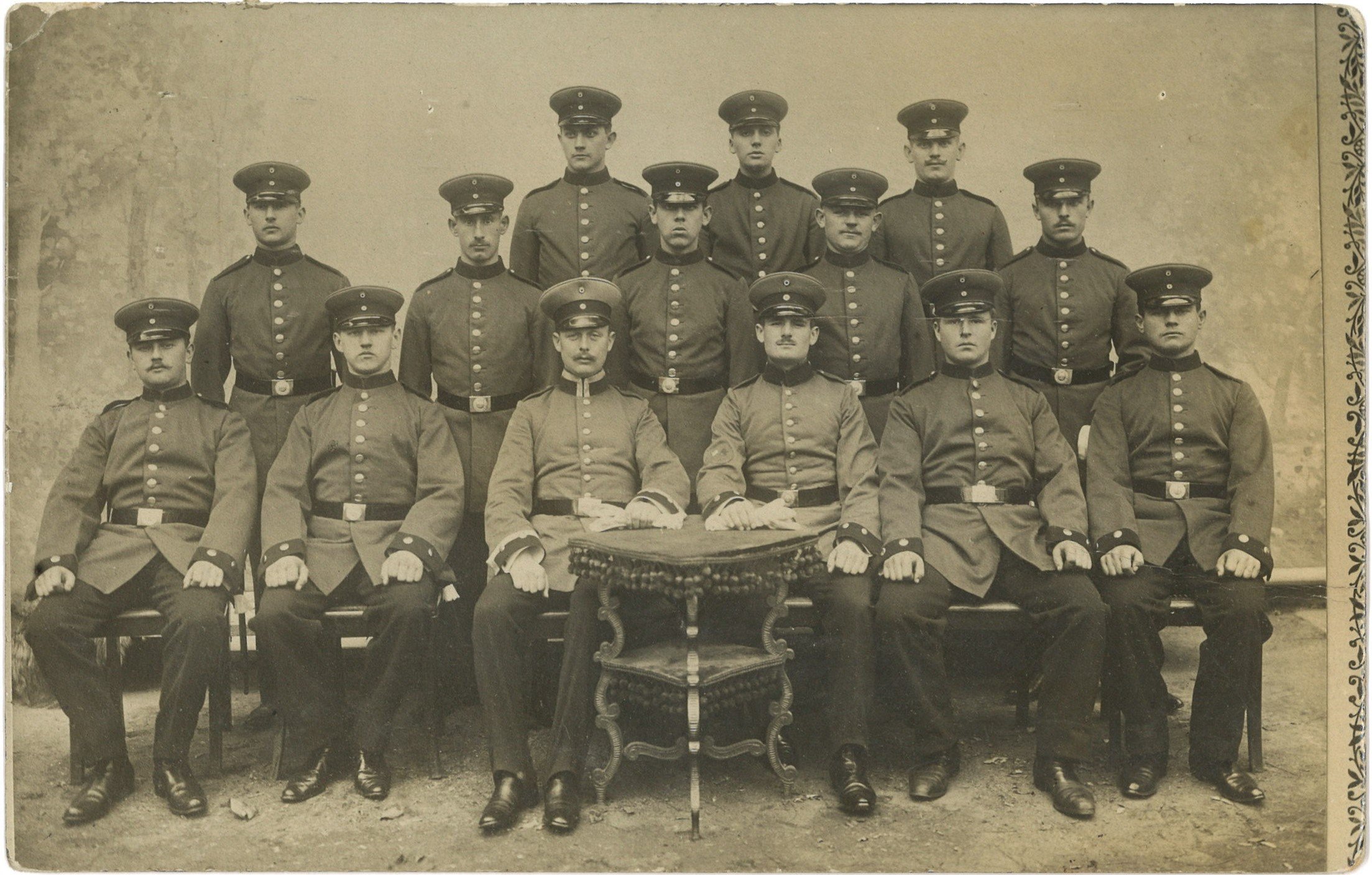 Magdeburg: Gruppenbild von Soldaten um 1911 (Landesgeschichtliche Vereinigung für die Mark Brandenburg e.V., Archiv CC BY)