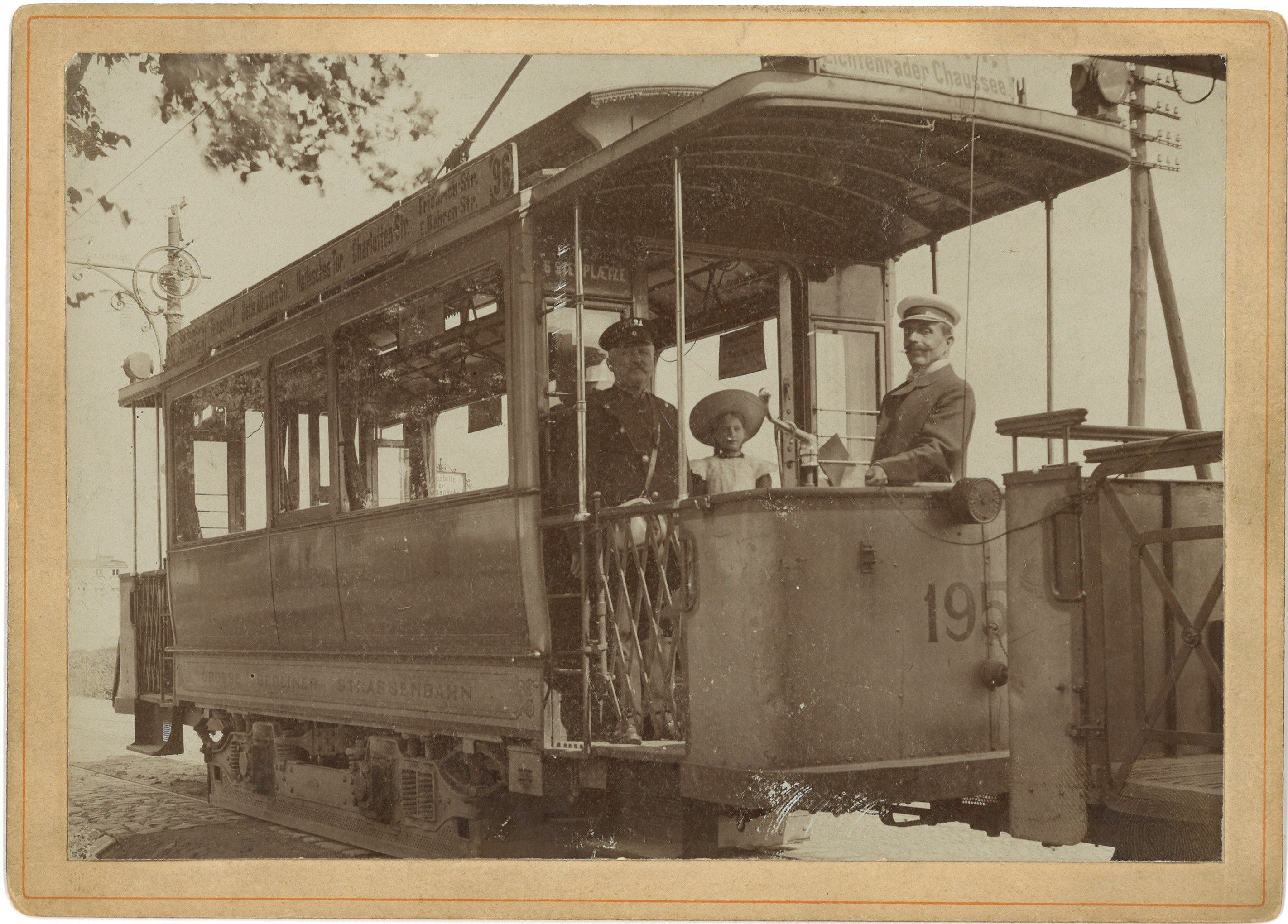 Berlin: Wagen der Großen Berliner Straßenbahn um 1900 (Landesgeschichtliche Vereinigung für die Mark Brandenburg e.V., Archiv CC BY)