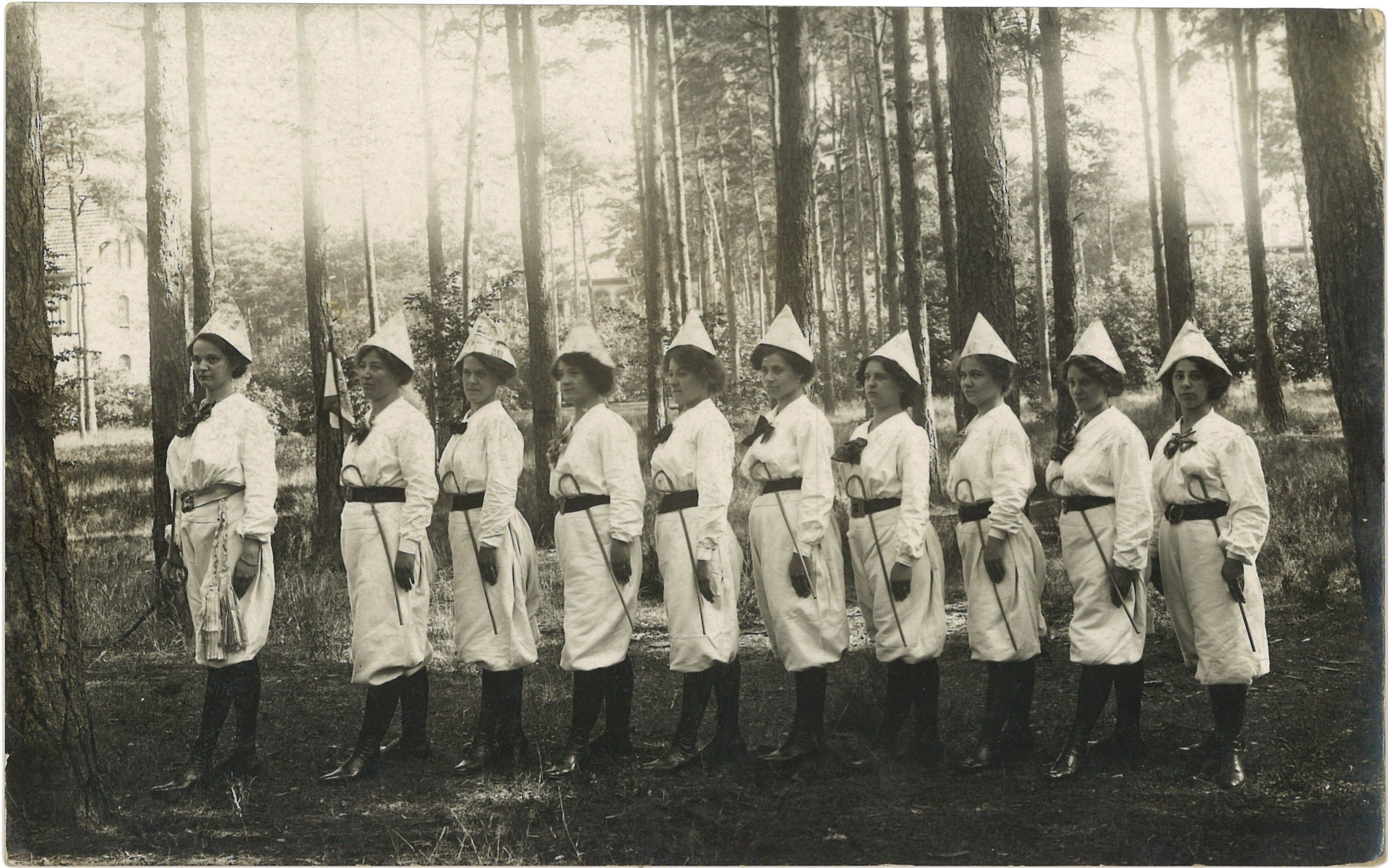 Beelitz-Heilstätten: Gruppenbild von Patientinnen 1910 (Landesgeschichtliche Vereinigung für die Mark Brandenburg e.V., Archiv CC BY)