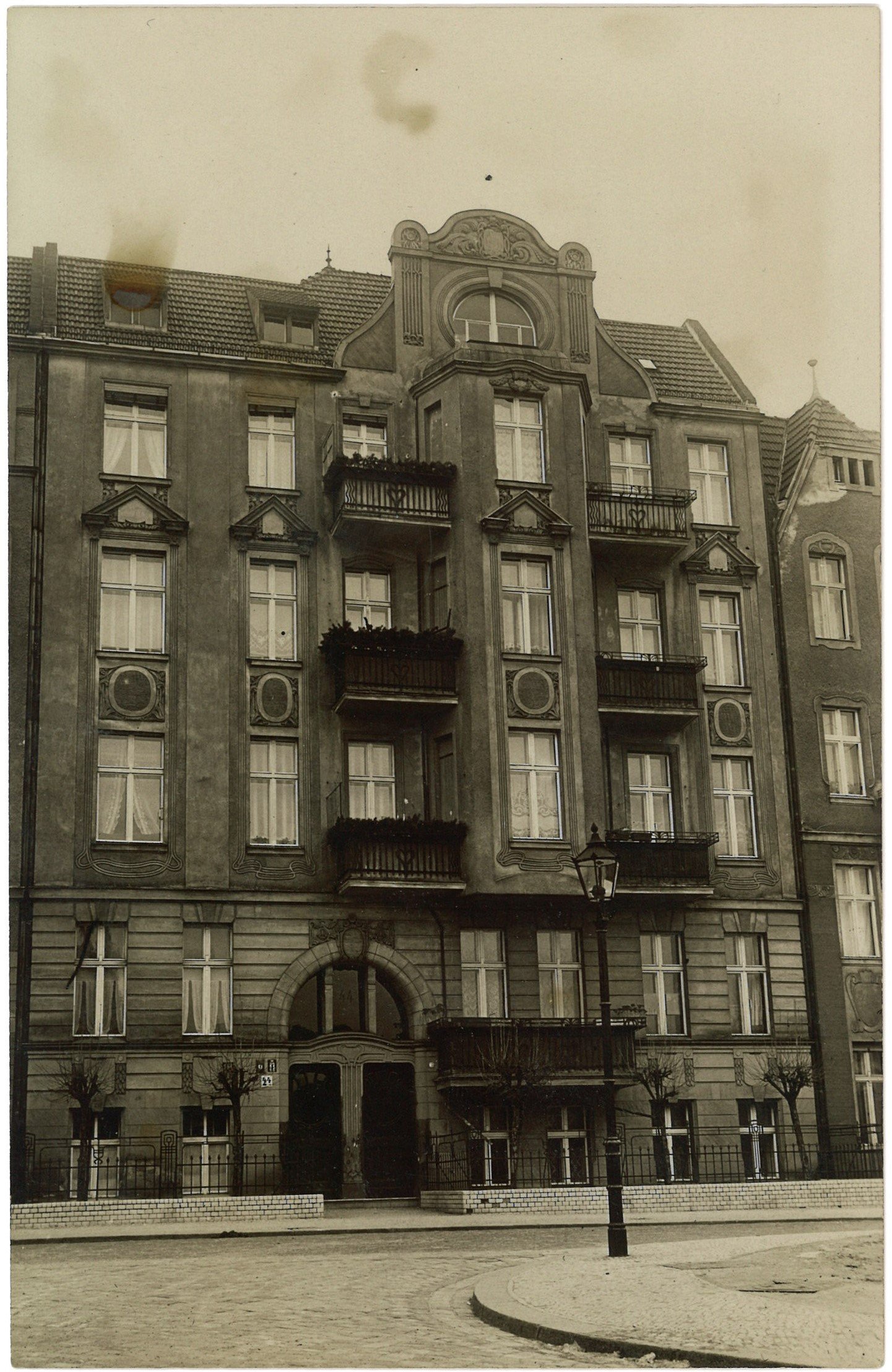 Berlin (?): Unidentifiziertes Mietshaus (Landesgeschichtliche Vereinigung für die Mark Brandenburg e.V., Archiv CC BY)