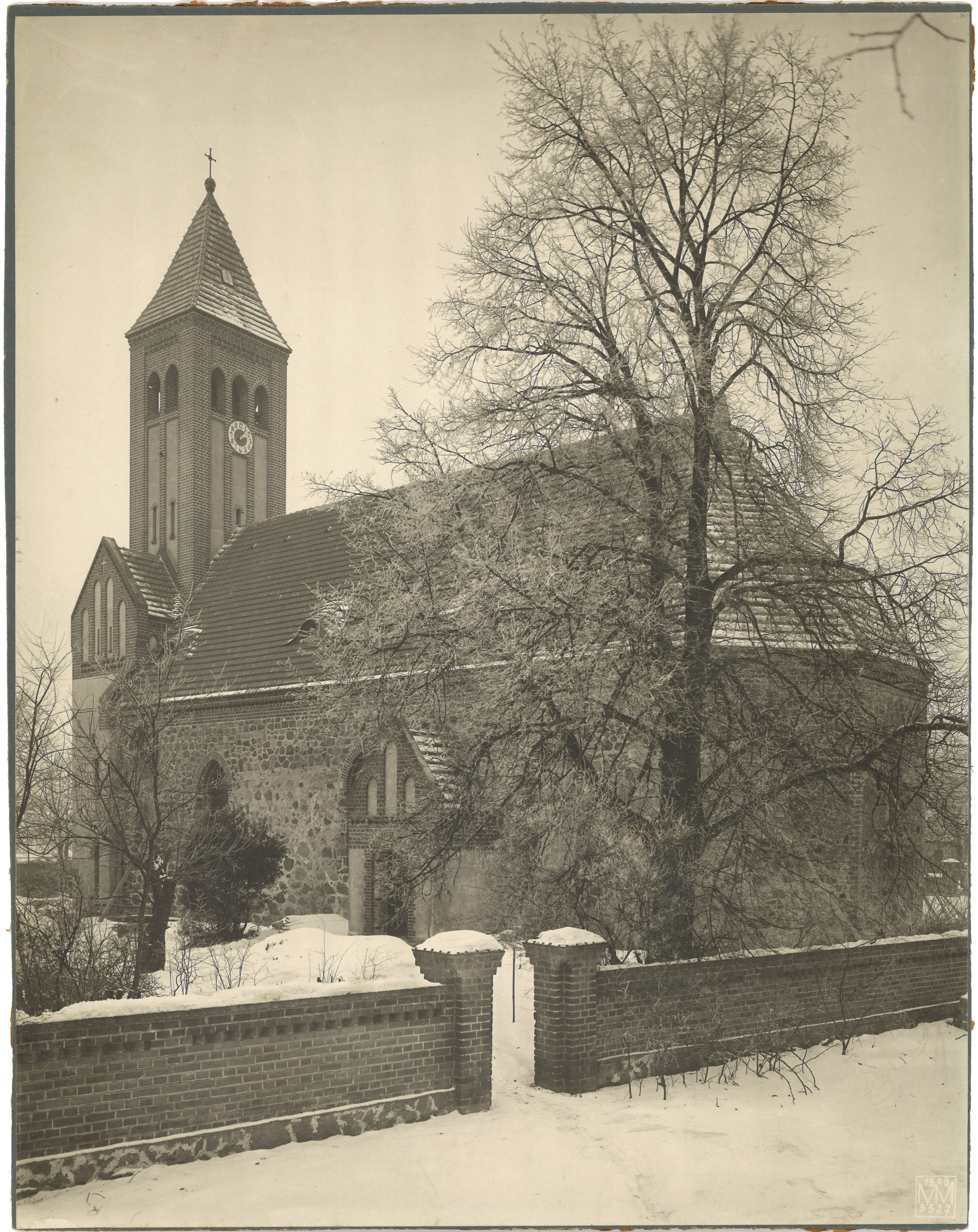 Gröben (Kr. Teltow): Dorfkirche von Südosten (Landesgeschichtliche Vereinigung für die Mark Brandenburg e.V., Archiv CC BY)