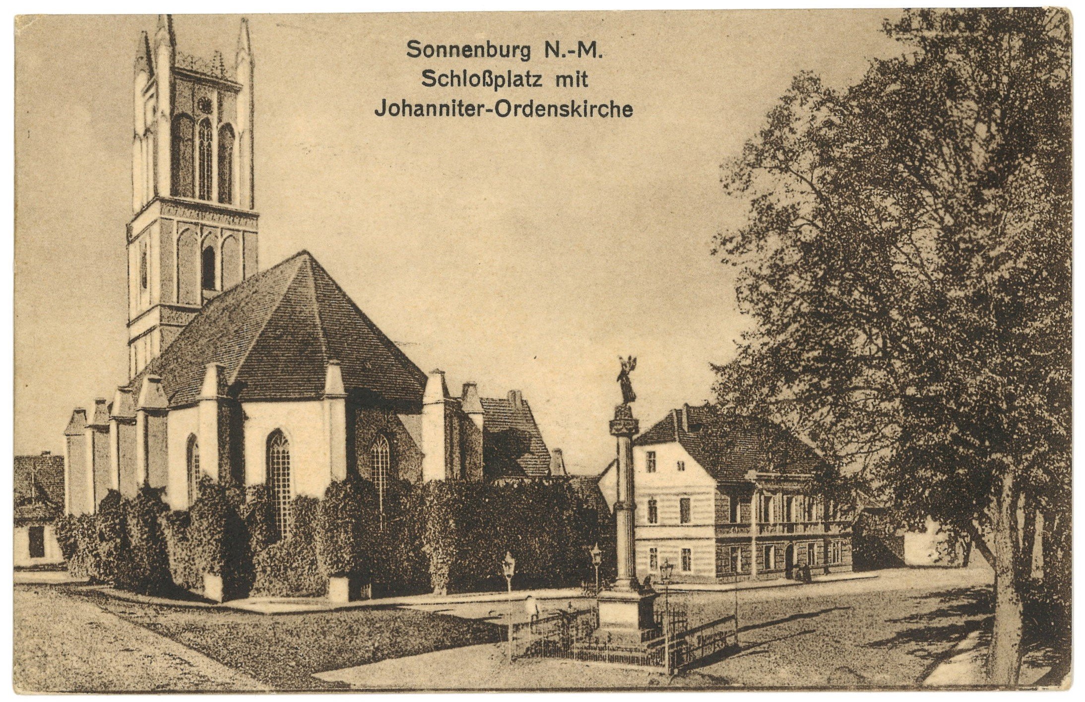 Sonnenburg (Neumark) [Słońsk]: Schlossplatz mit Johanniter-Ordenskirche (Landesgeschichtliche Vereinigung für die Mark Brandenburg e.V., Archiv CC BY)