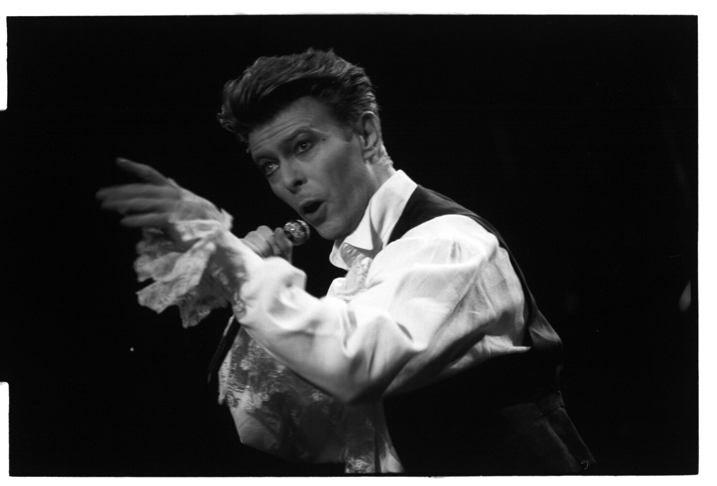 David Bowie 31.8.1990 I N2 (Rita Maier / Schwules Museum Berlin RR-P)