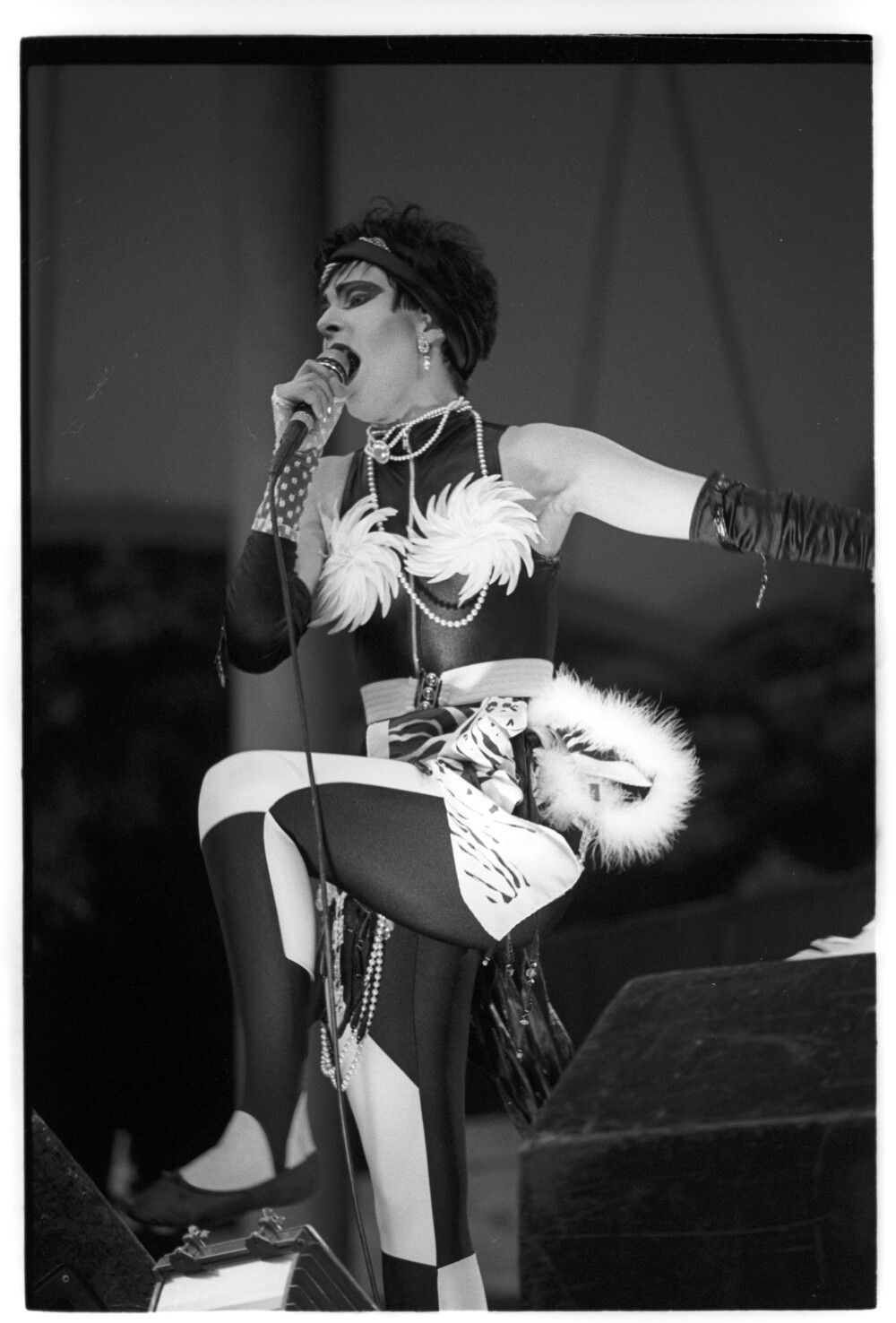 Siouxsie and the Banshees 10.07.1987 I N 3 (Rita Maier / Schwules Museum Berlin RR-P)