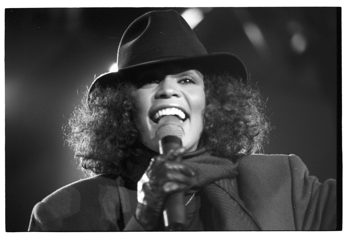 Whitney Houston 01.06.1988 I N 1 (Rita Maier / Schwules Museum Berlin RR-P)