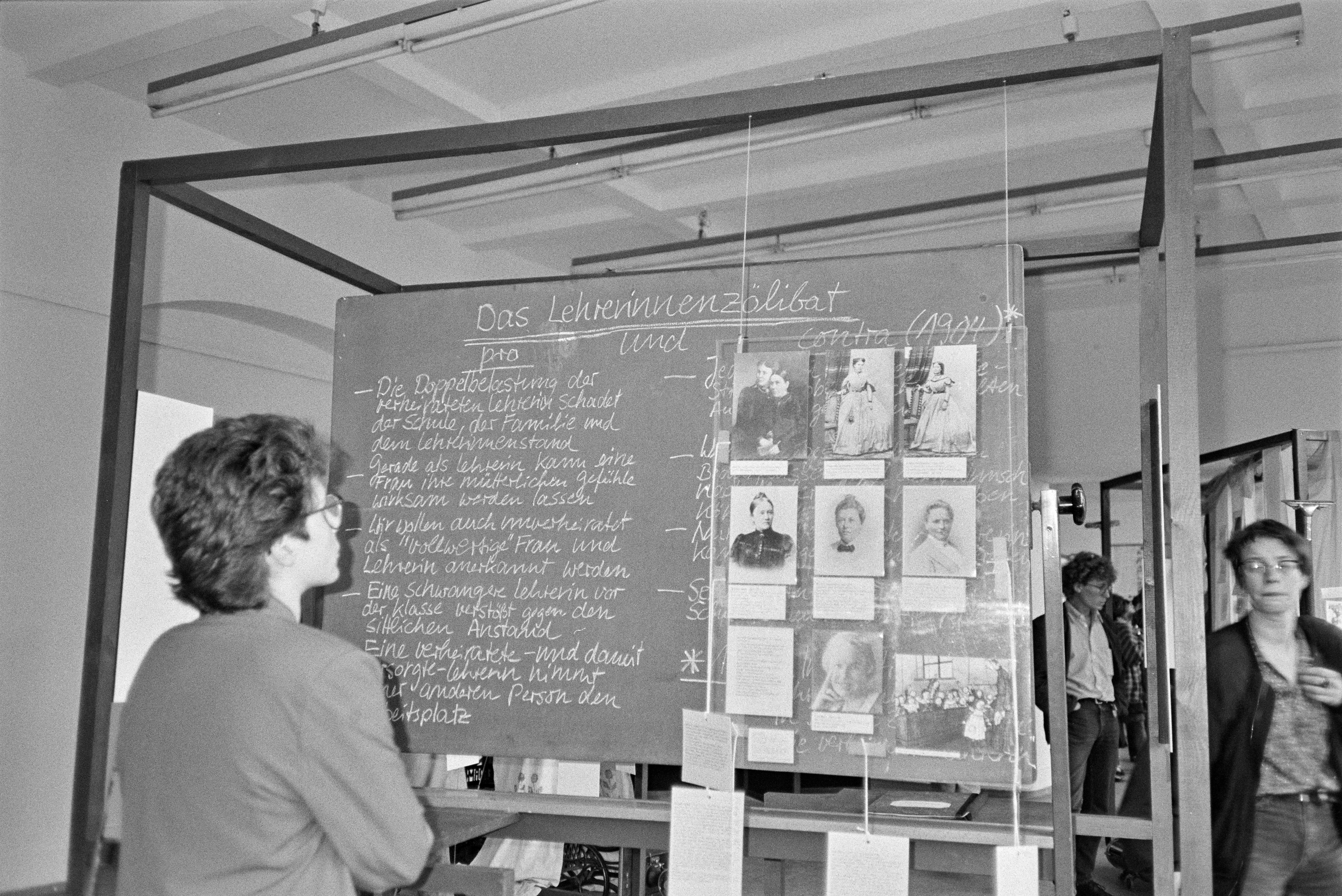 Vernissage der Ausstellung In Bewegung. Frauen einer Großstadt 1991 K1 N4 (2023-09-18) (Schwules Museum RR-F)