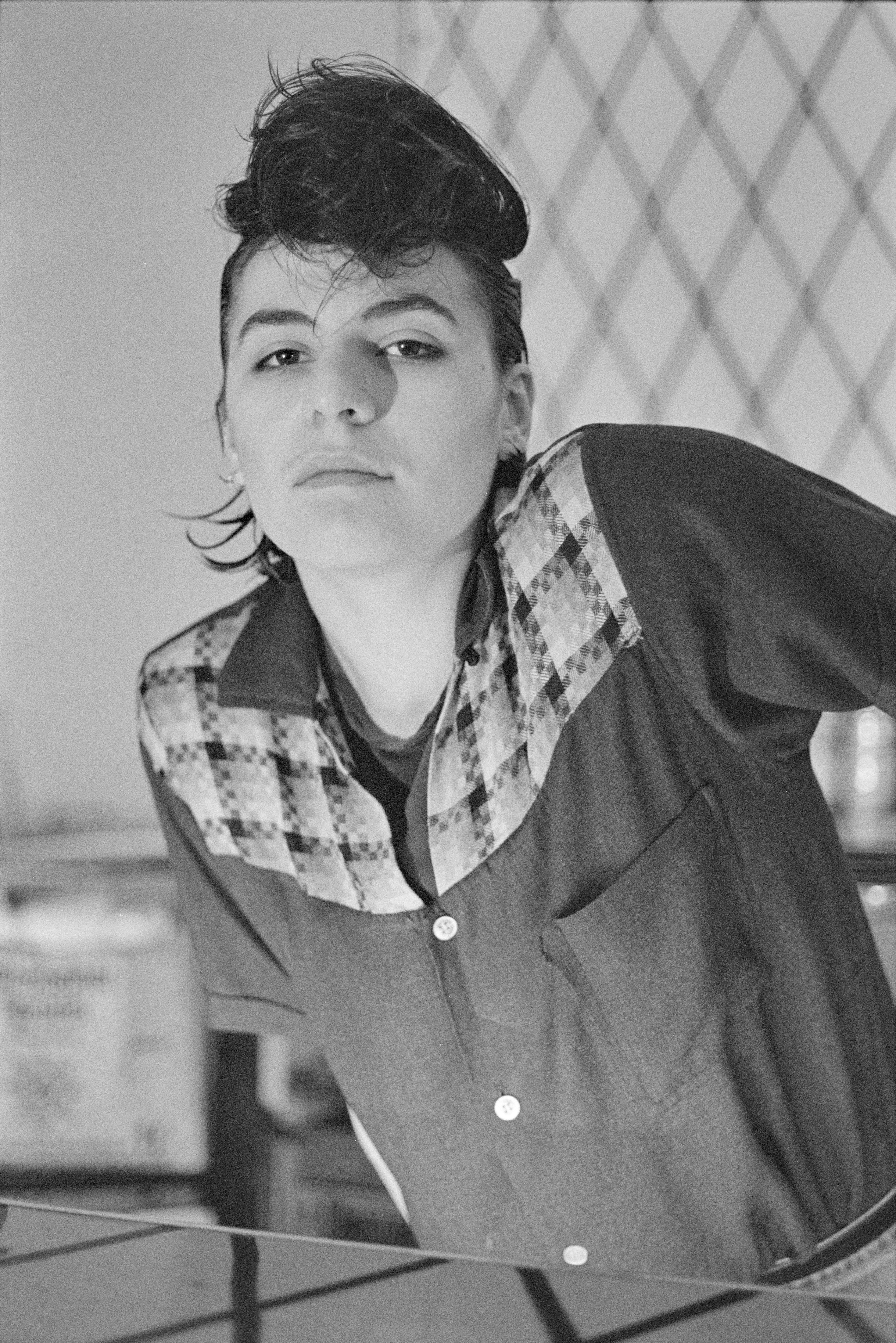 Porträtserie Maria Zastrow in der Risiko Bar 1984 K1 N3 (2023-09-18) (Schwules Museum RR-F)
