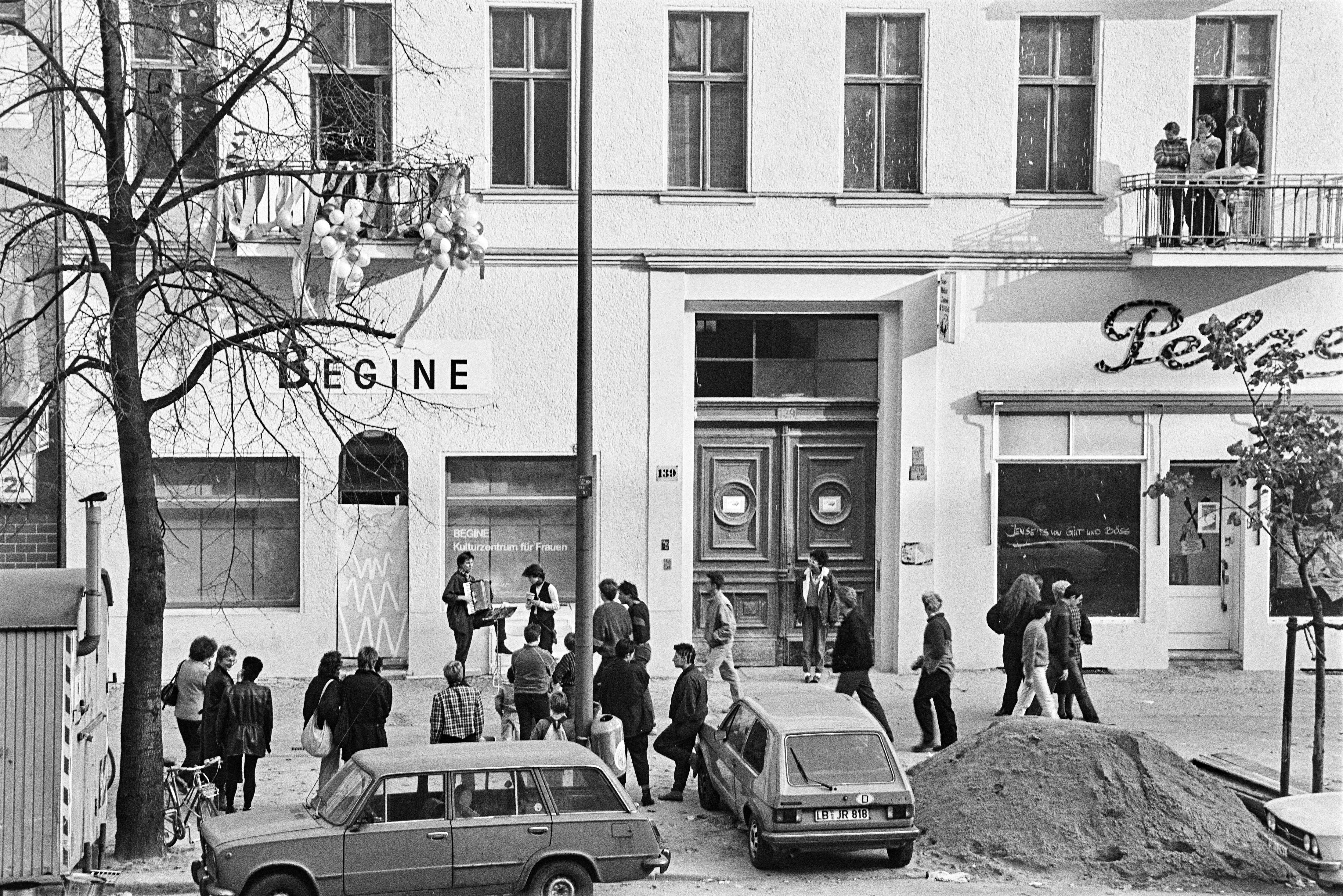 Eröffnung Begine 1986 K1 N3 (2023-09-18) (Schwules Museum CC BY)