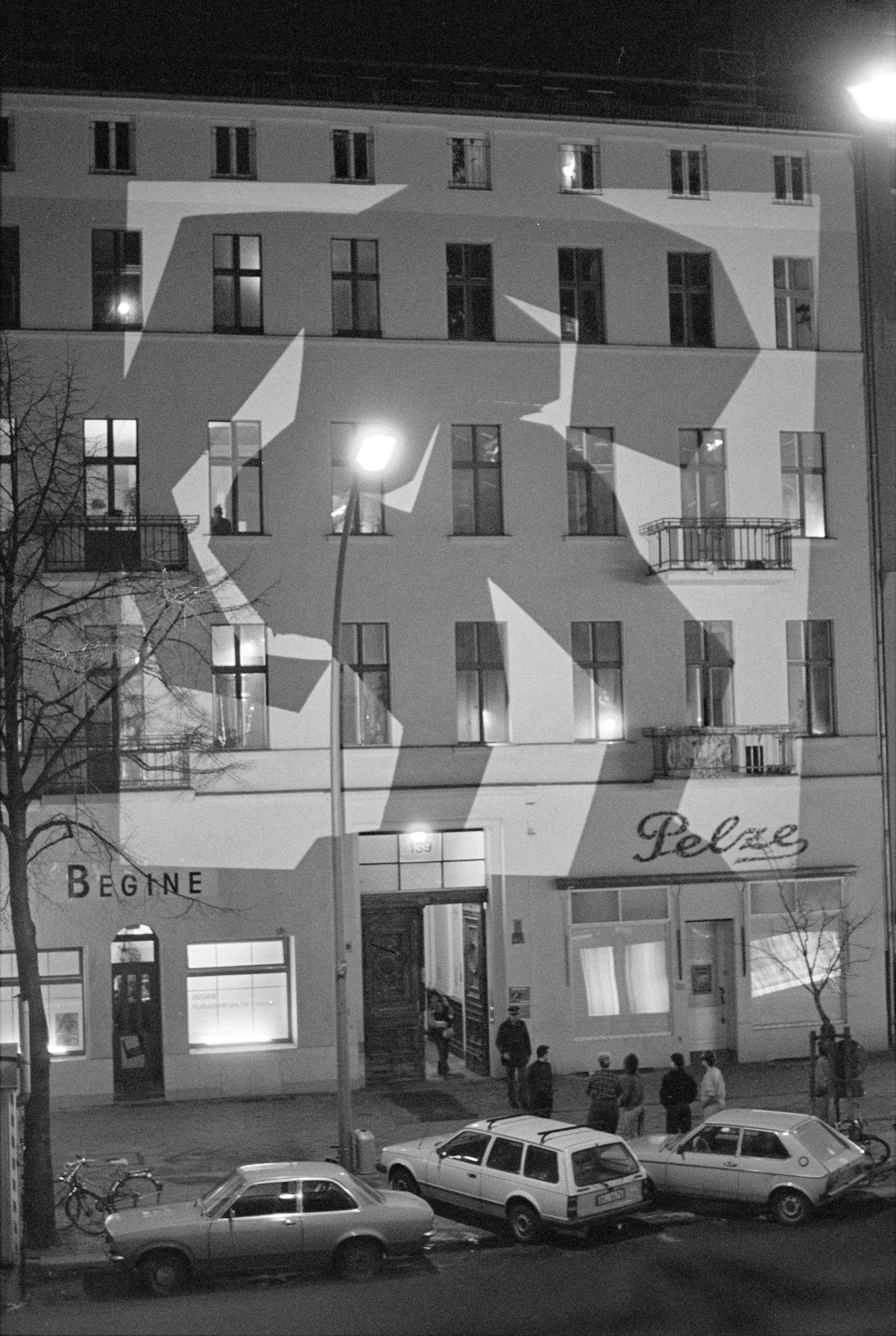 Pelze und Begine Projektionskunst "Berlin wird helle" 1987 K1 N1 (2023-09-18) (Schwules Museum RR-F)
