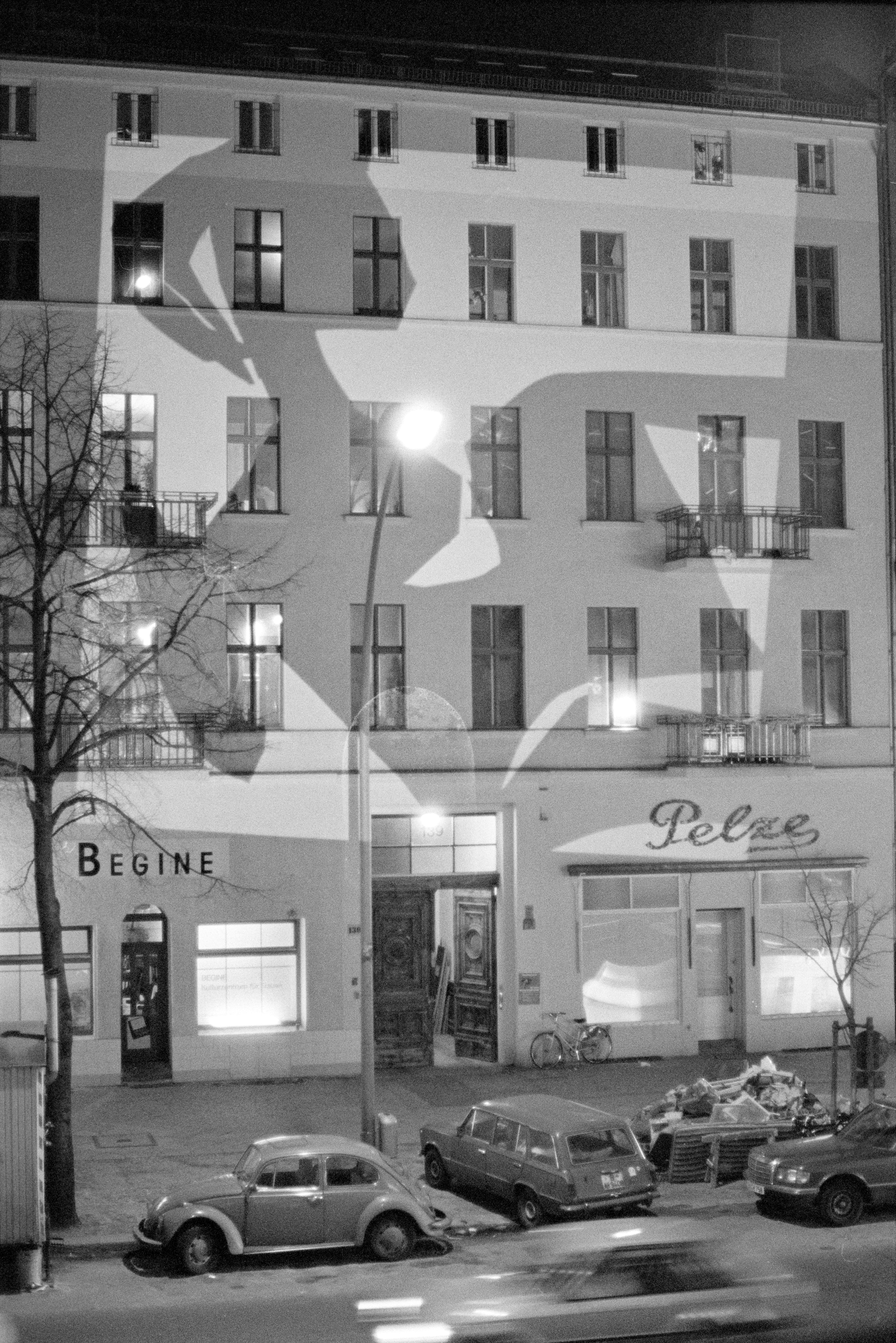 Pelze und Begine Projektionskunst "Berlin wird helle" 1987 K1 N7 (2023-09-18) (Schwules Museum RR-F)