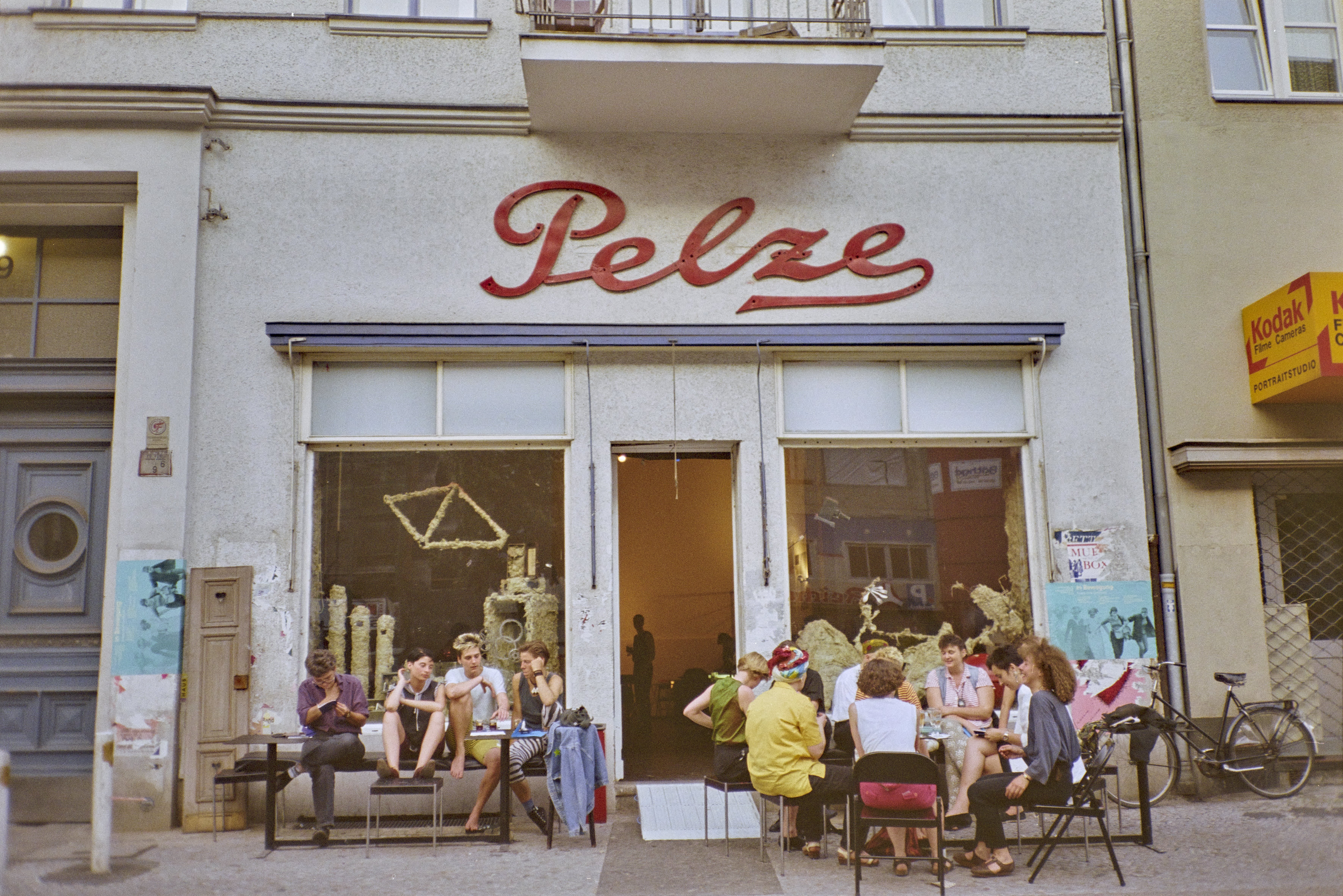 Pelze Multimedia 1991 K1 N3 (2023-09-18) (Schwules Museum CC BY)