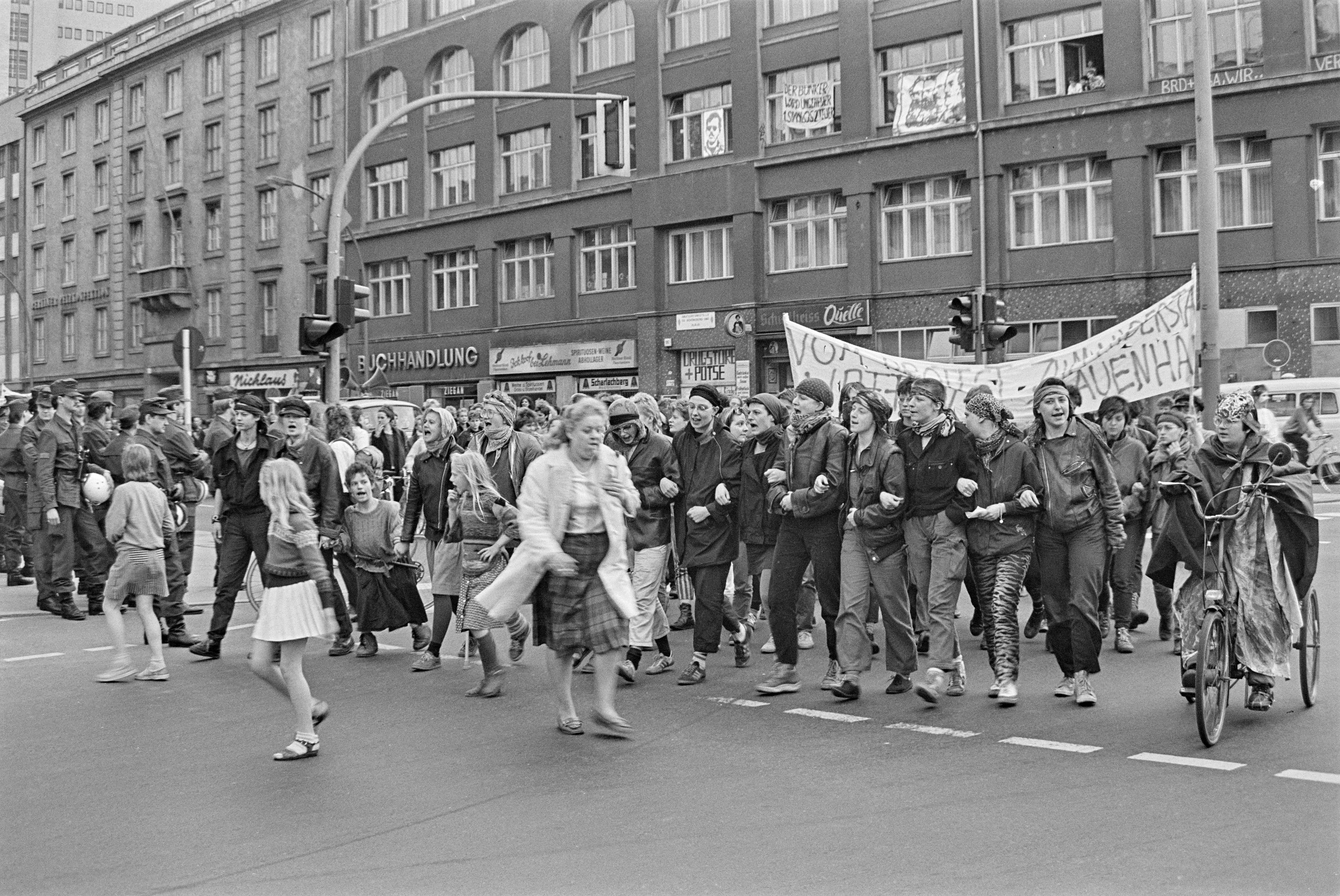 Walpurgisnacht Demonstration 1986 K2 N12 (2023-09-18) (Schwules Museum RR-F)