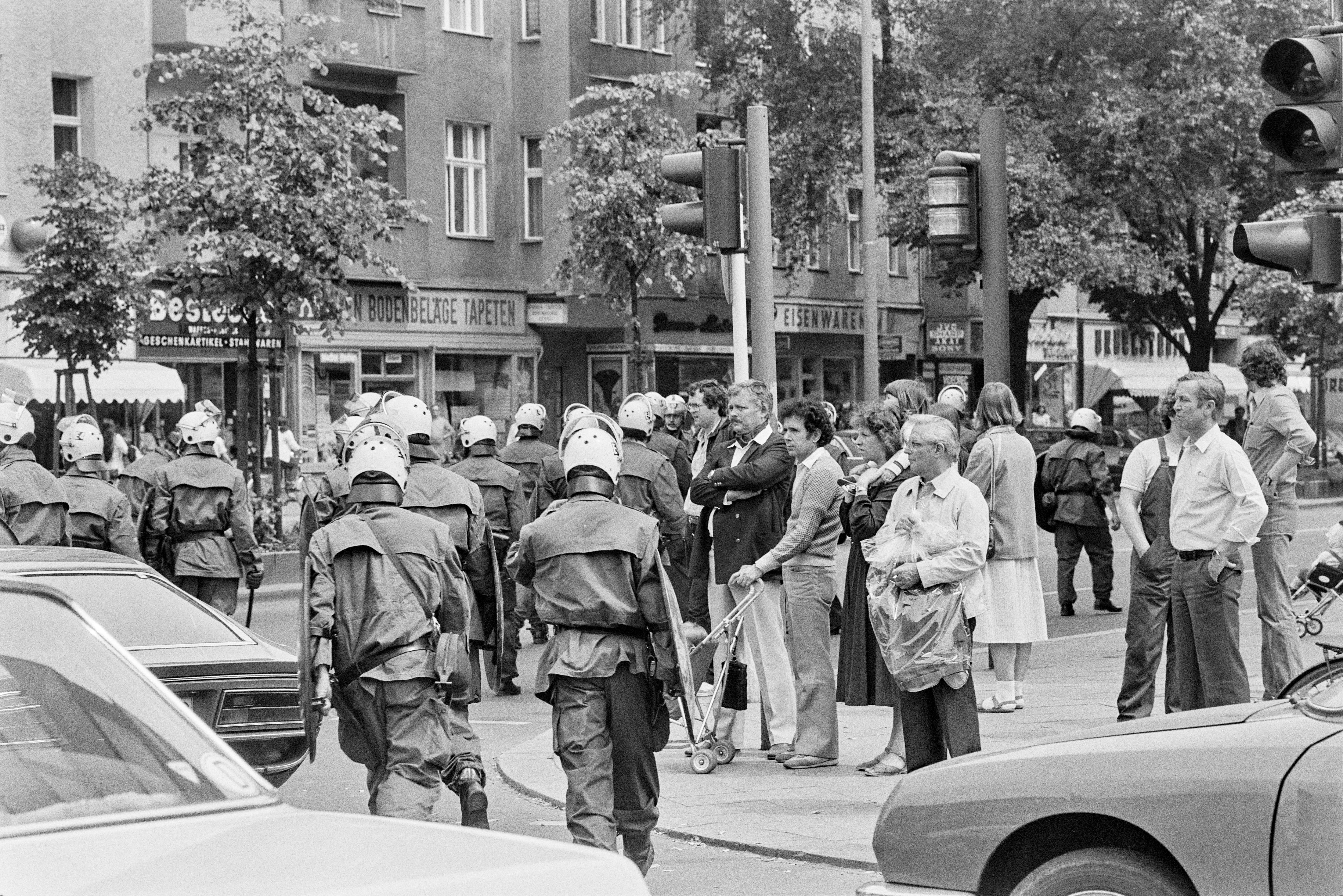 Demonstration gegen Ronald Reagans Besuch in Berlin 1982 K1 N21 (2023-09-18) (Schwules Museum RR-F)