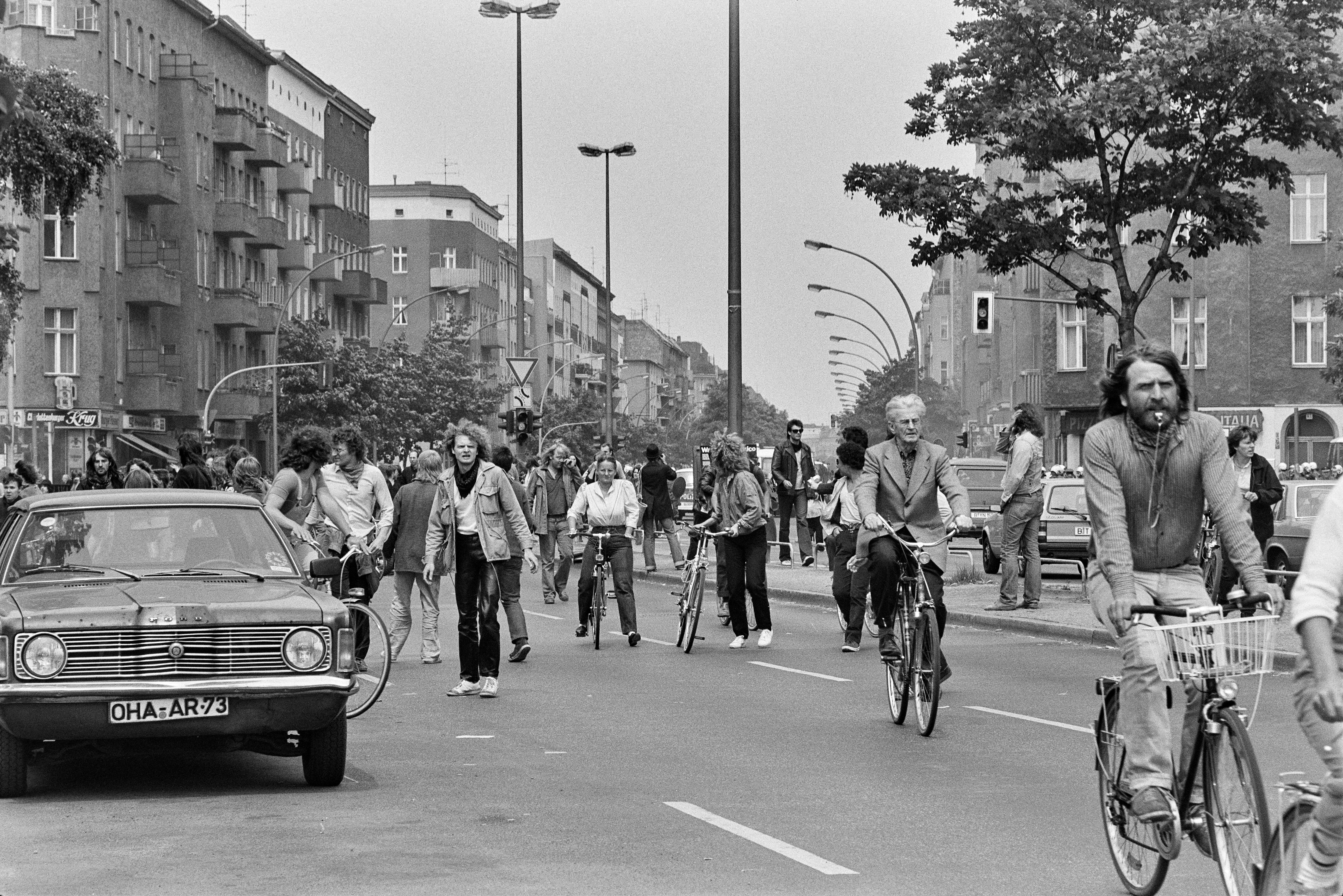 Demonstration gegen Ronald Reagans Besuch in Berlin 1982 K1 N34 (2023-09-18) (Schwules Museum RR-F)