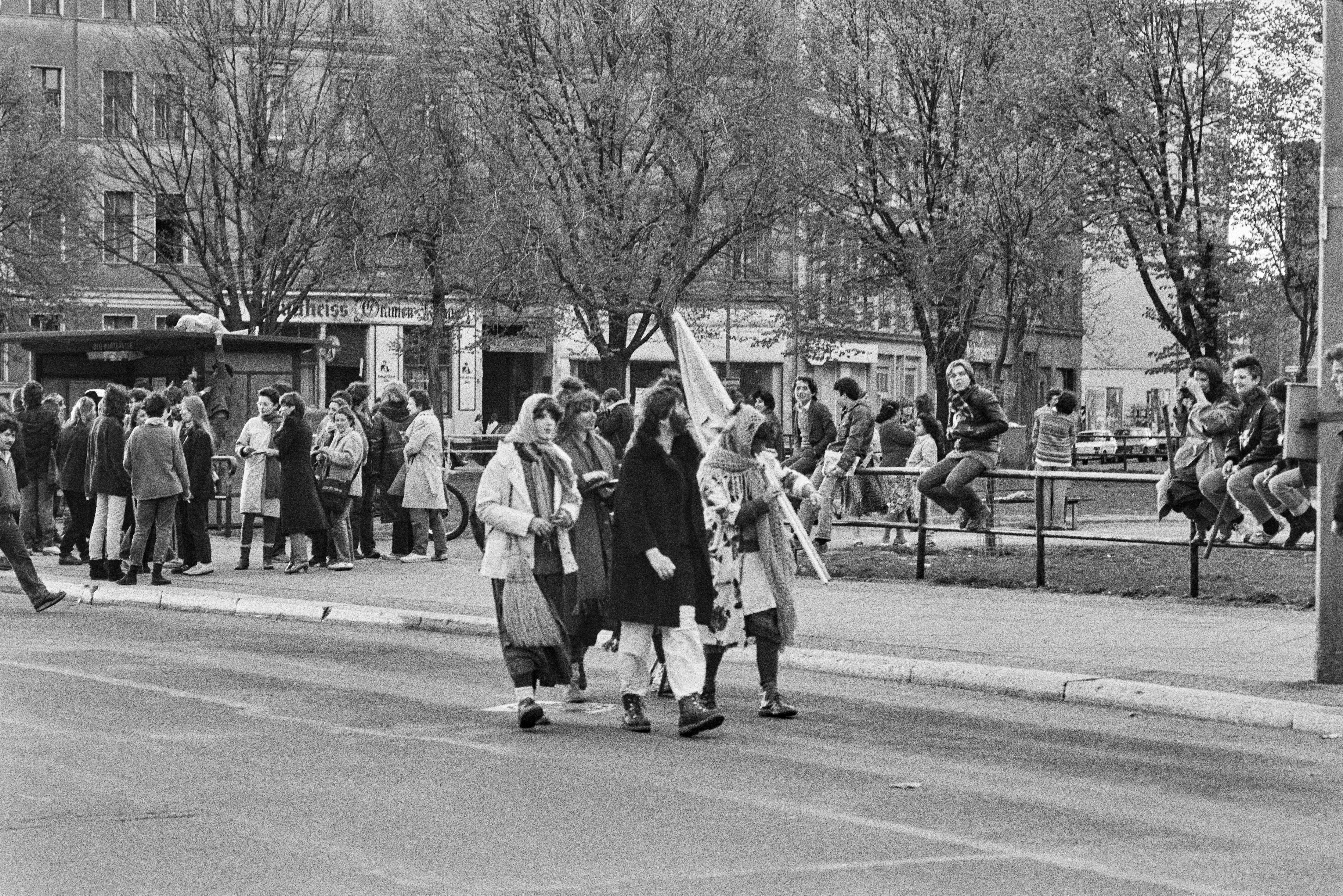 Walpurgisnacht Demonstration Kreuzberg 1982 K2 N9 (2023-09-18) (Schwules Museum RR-F)