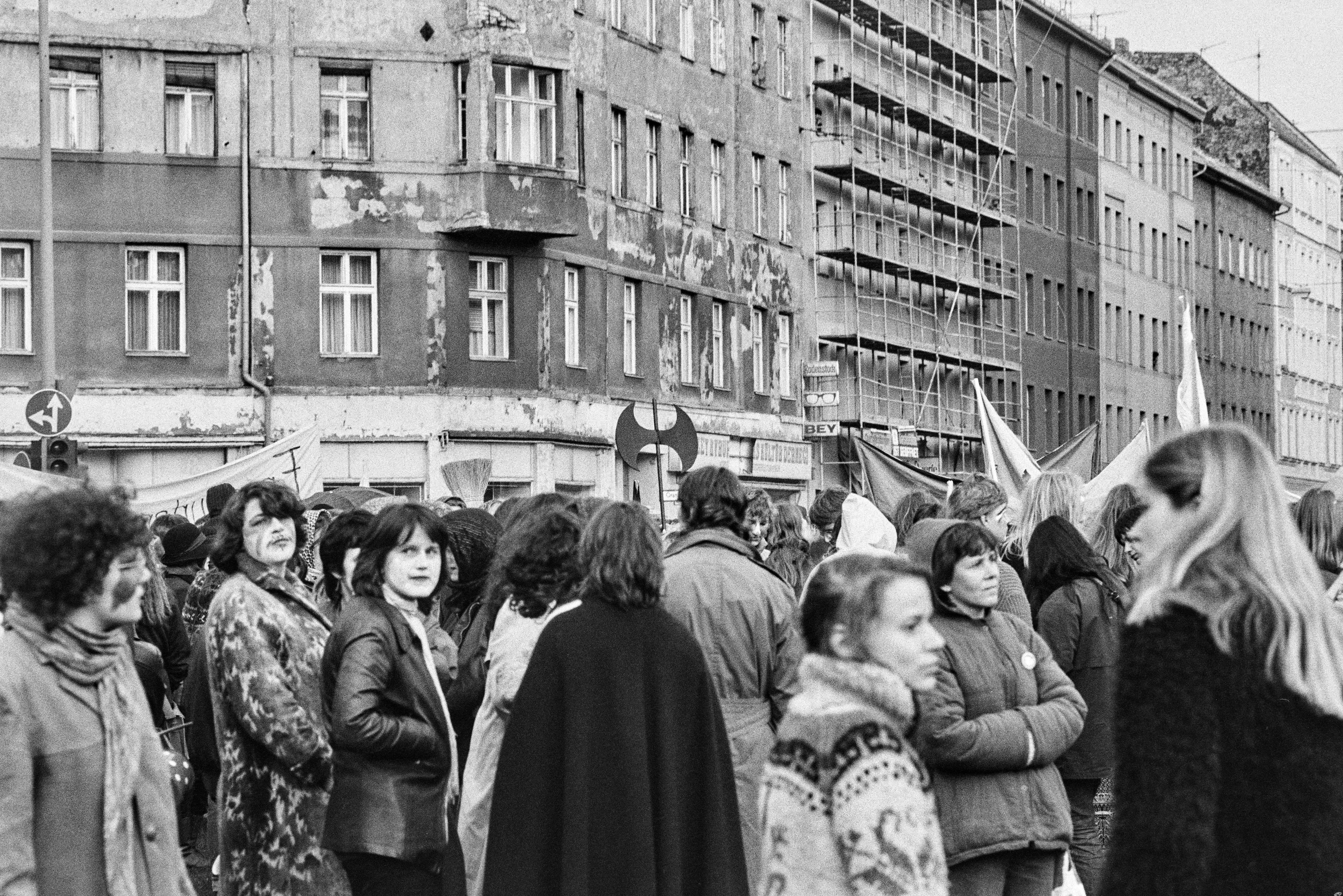 Walpurgisnacht Demonstration Kreuzberg 1982 K2 N18 (2023-09-18) (Schwules Museum RR-F)