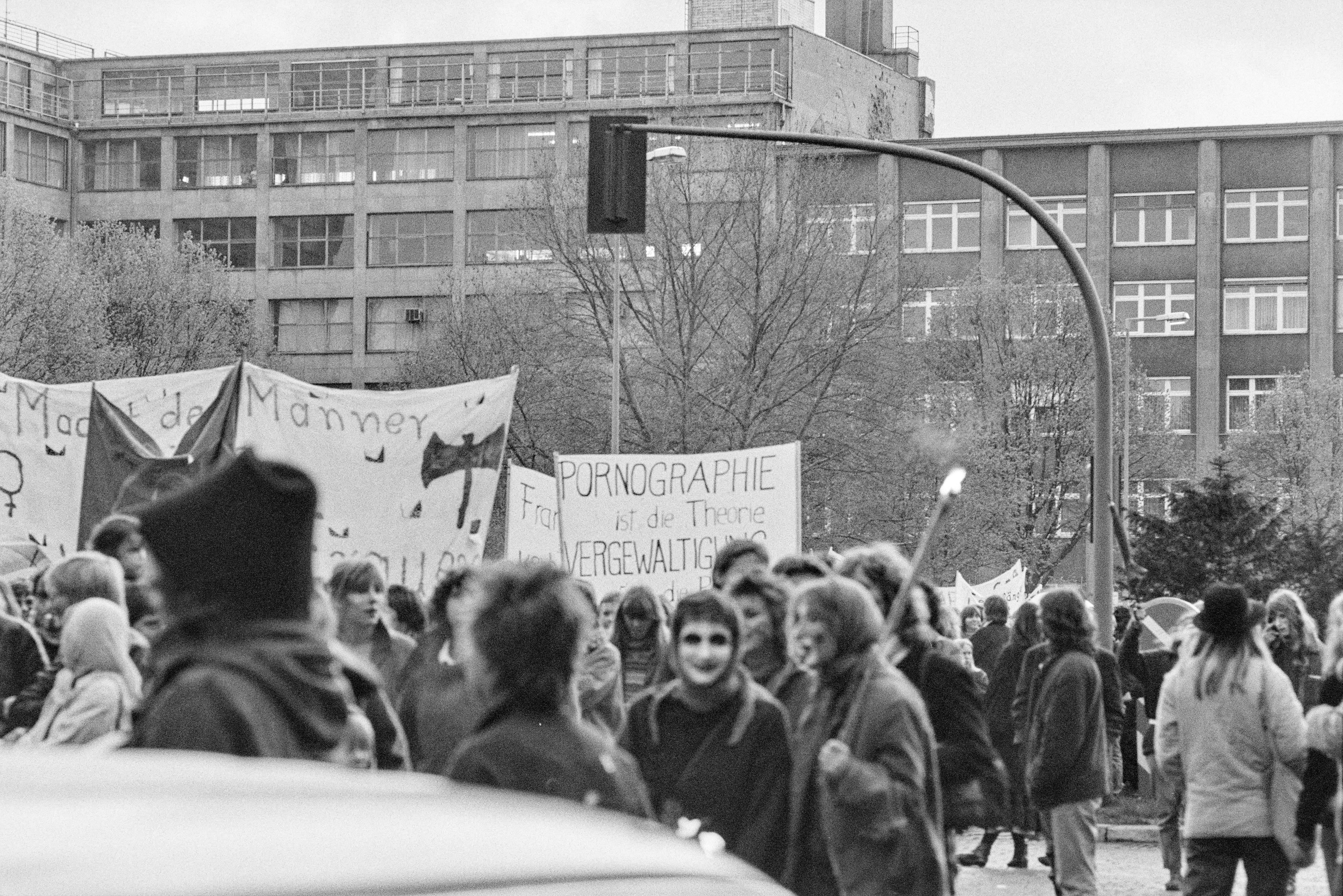 Walpurgisnacht Demonstration Kreuzberg 1982 K2 N19 (2023-09-18) (Schwules Museum RR-F)