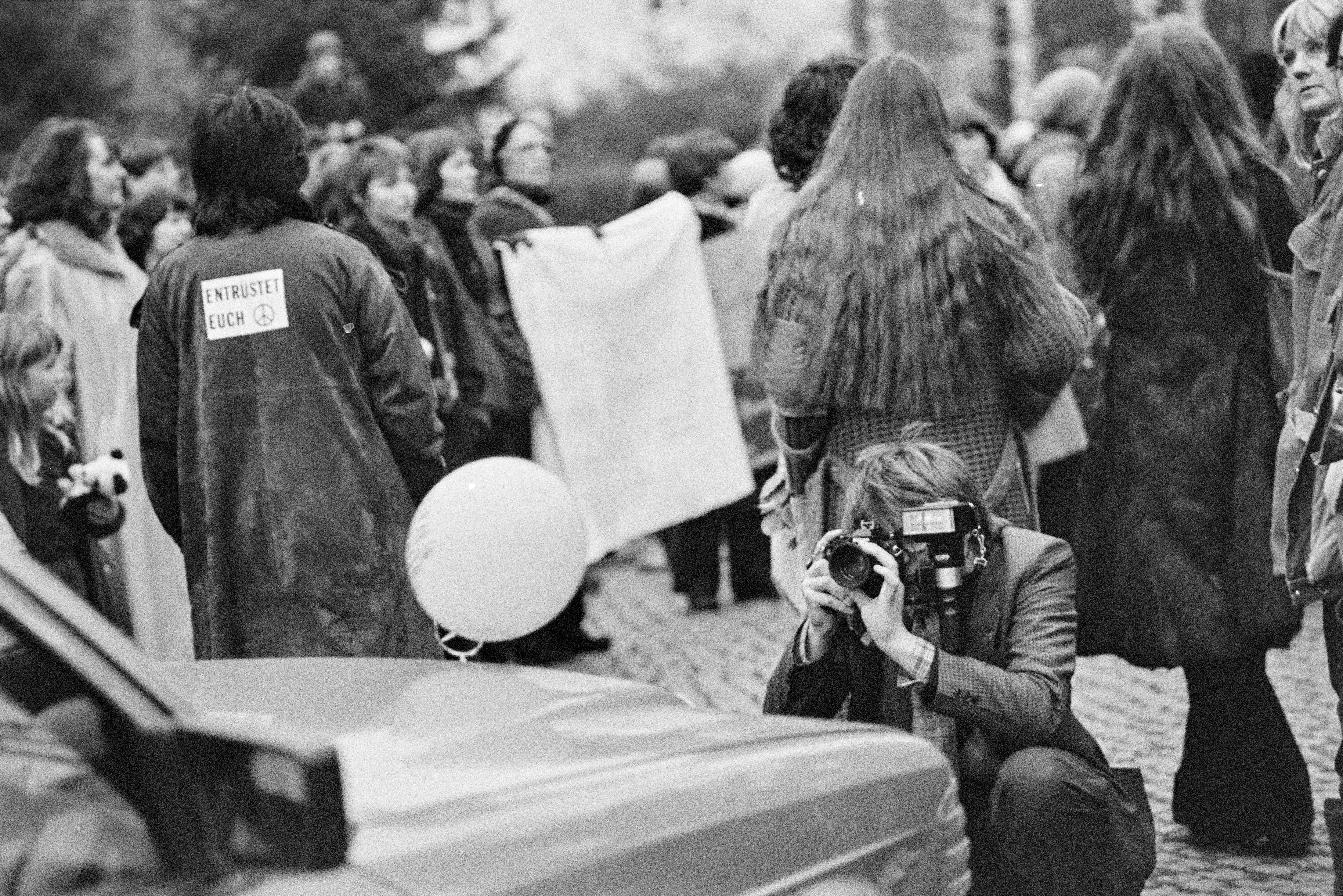 Demonstration zum Internationalen Frauentag (Frauen für den Frieden) 1983 K1 N19 (2023-09-18) (Schwules Museum RR-F)