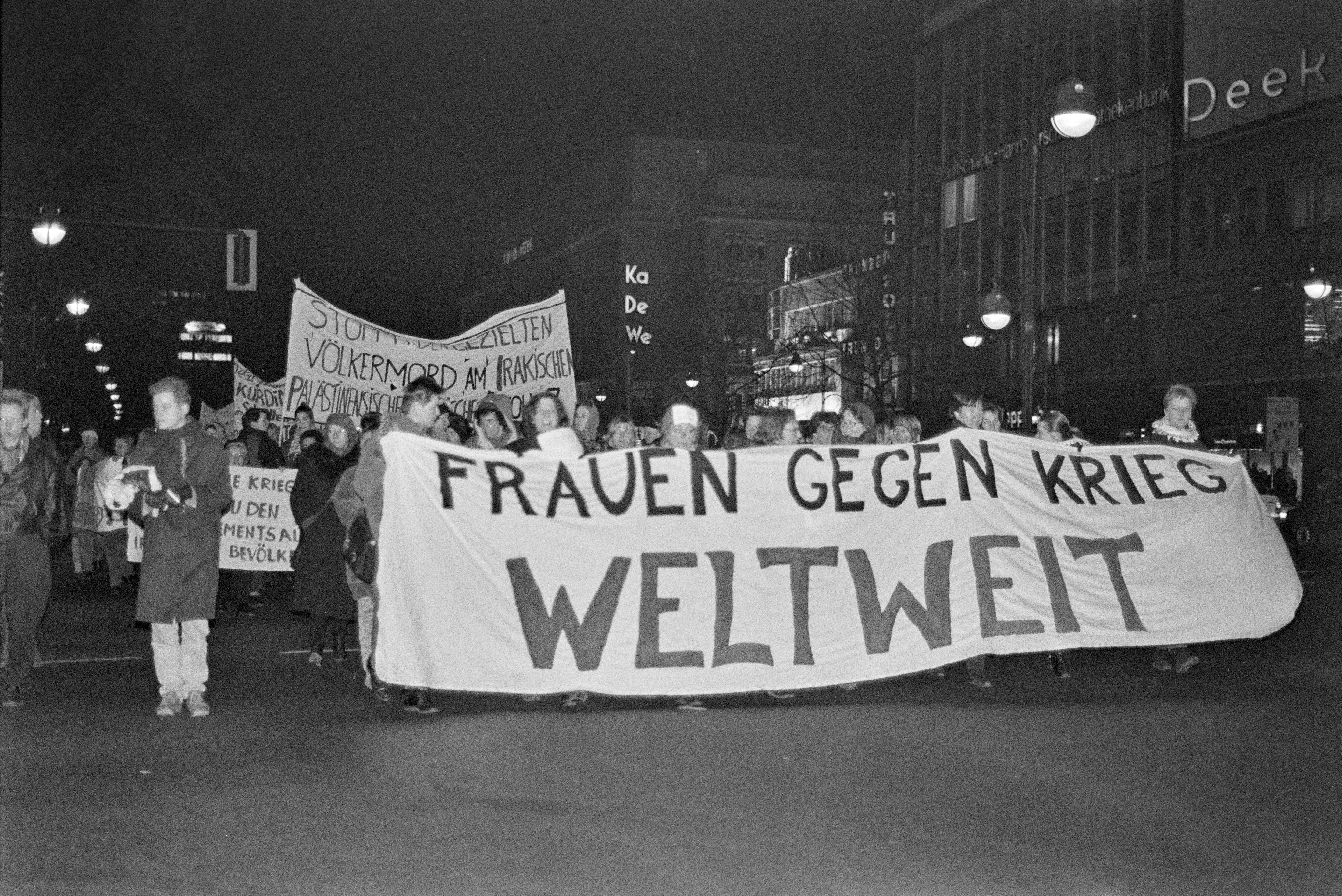 Frauendemonstration gegen Golfkrieg 1991 K1 N1 (2023-09-18) (Schwules Museum RR-F)
