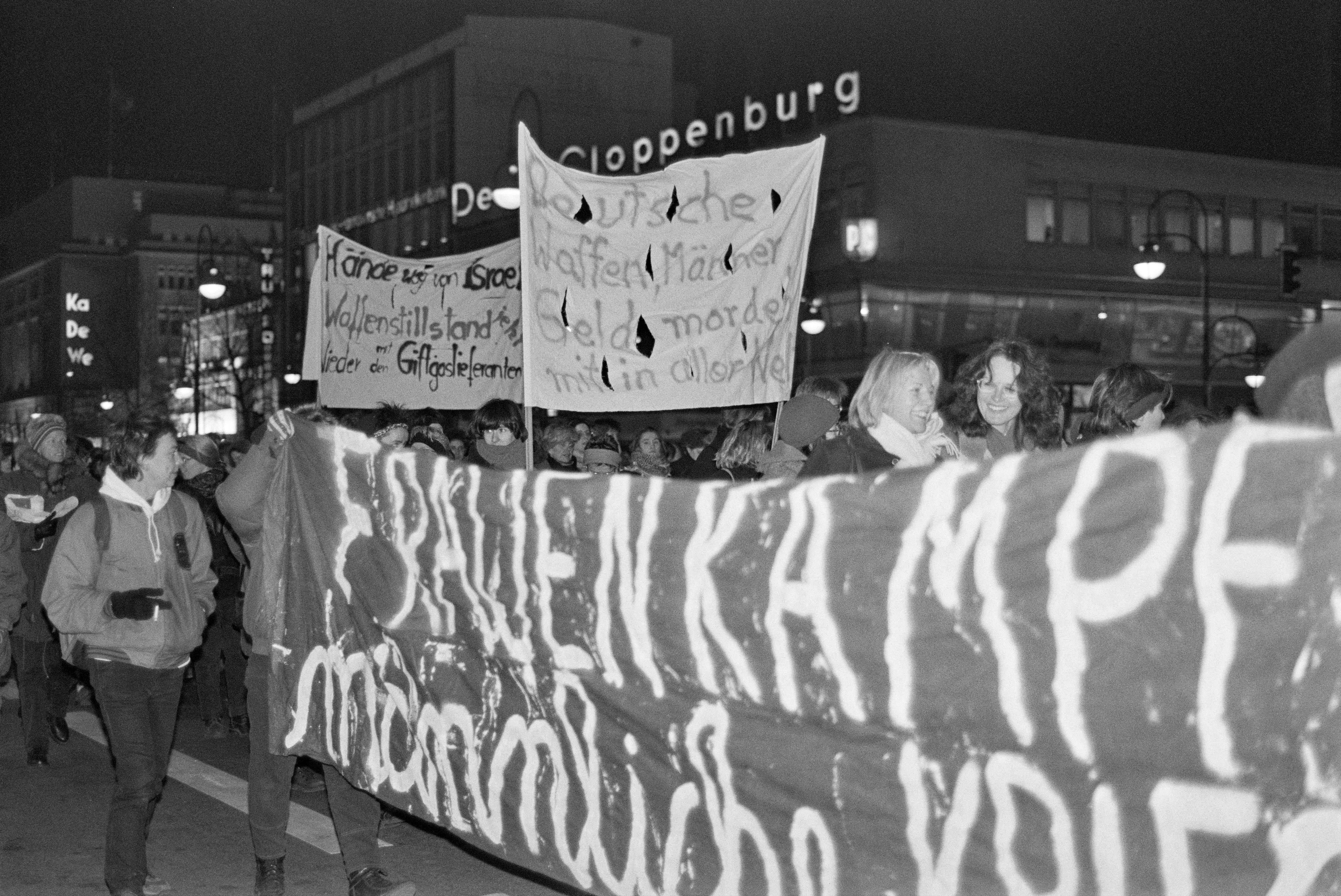 Frauendemonstration gegen Golfkrieg 1991 K1 N2 (2023-09-18) (Schwules Museum RR-F)