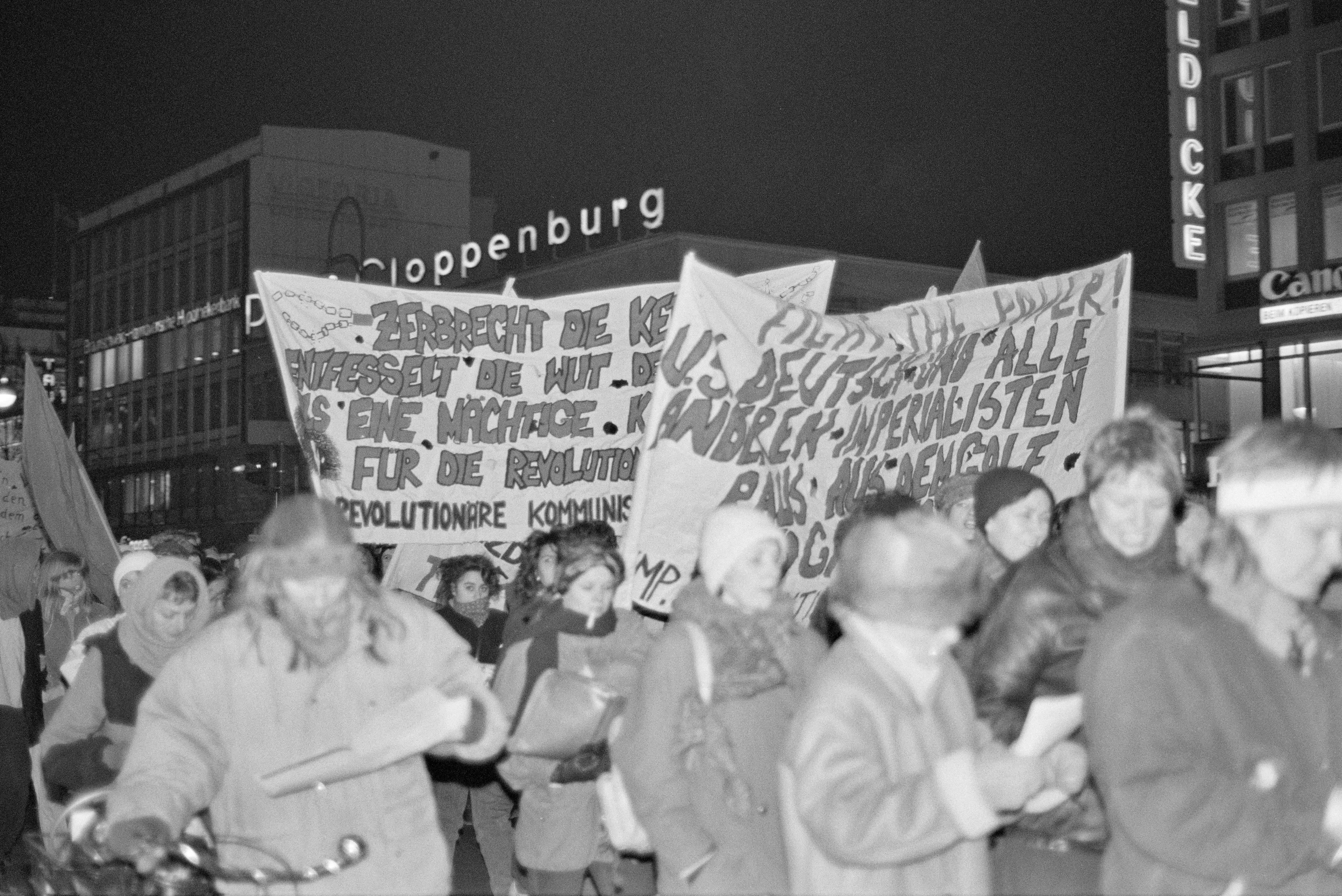 Frauendemonstration gegen Golfkrieg 1991 K1 N3 (2023-09-18) (Schwules Museum RR-F)
