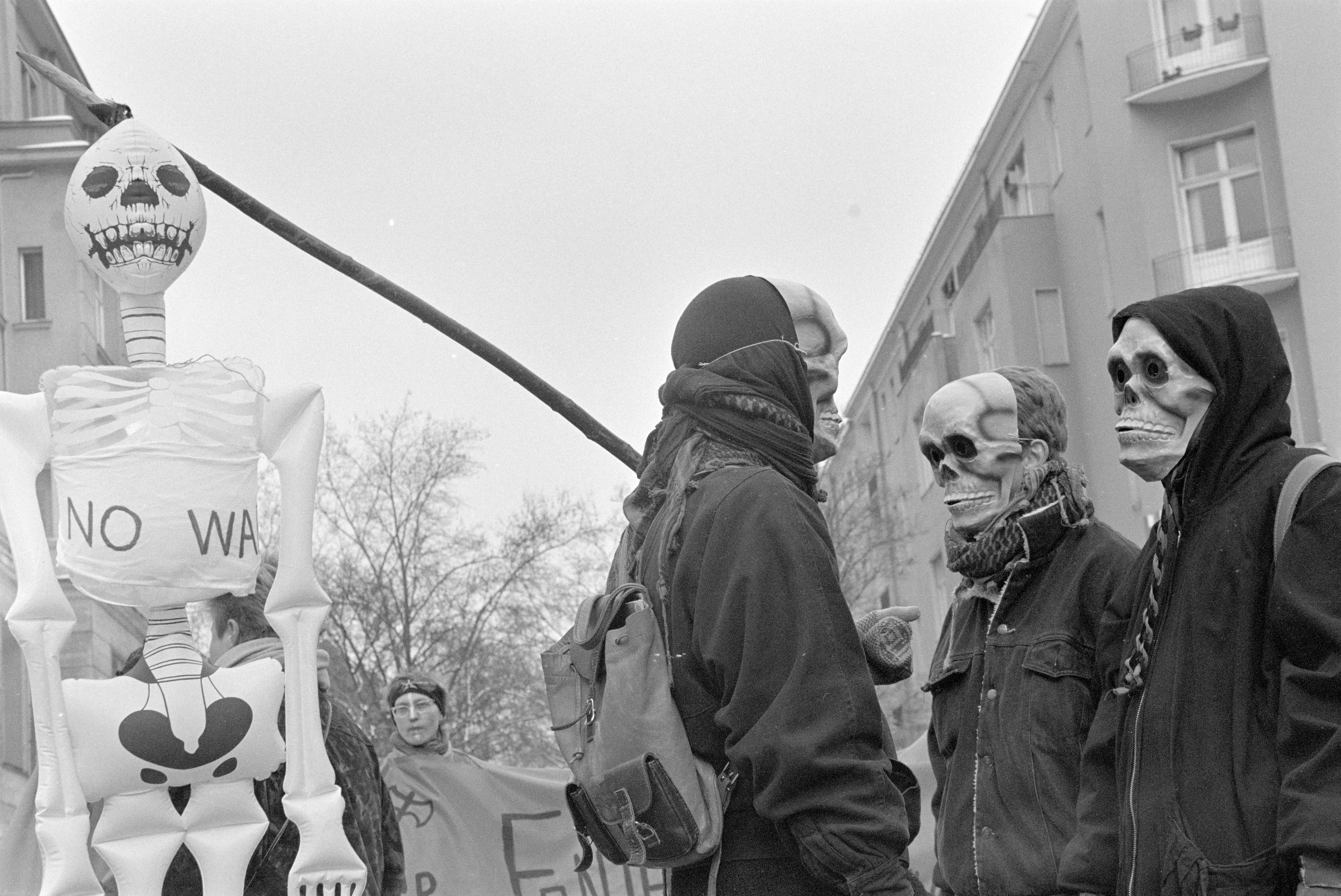 Frauendemonstration gegen Golfkrieg 1991 K1 N30 (2023-09-18) (Schwules Museum RR-F)