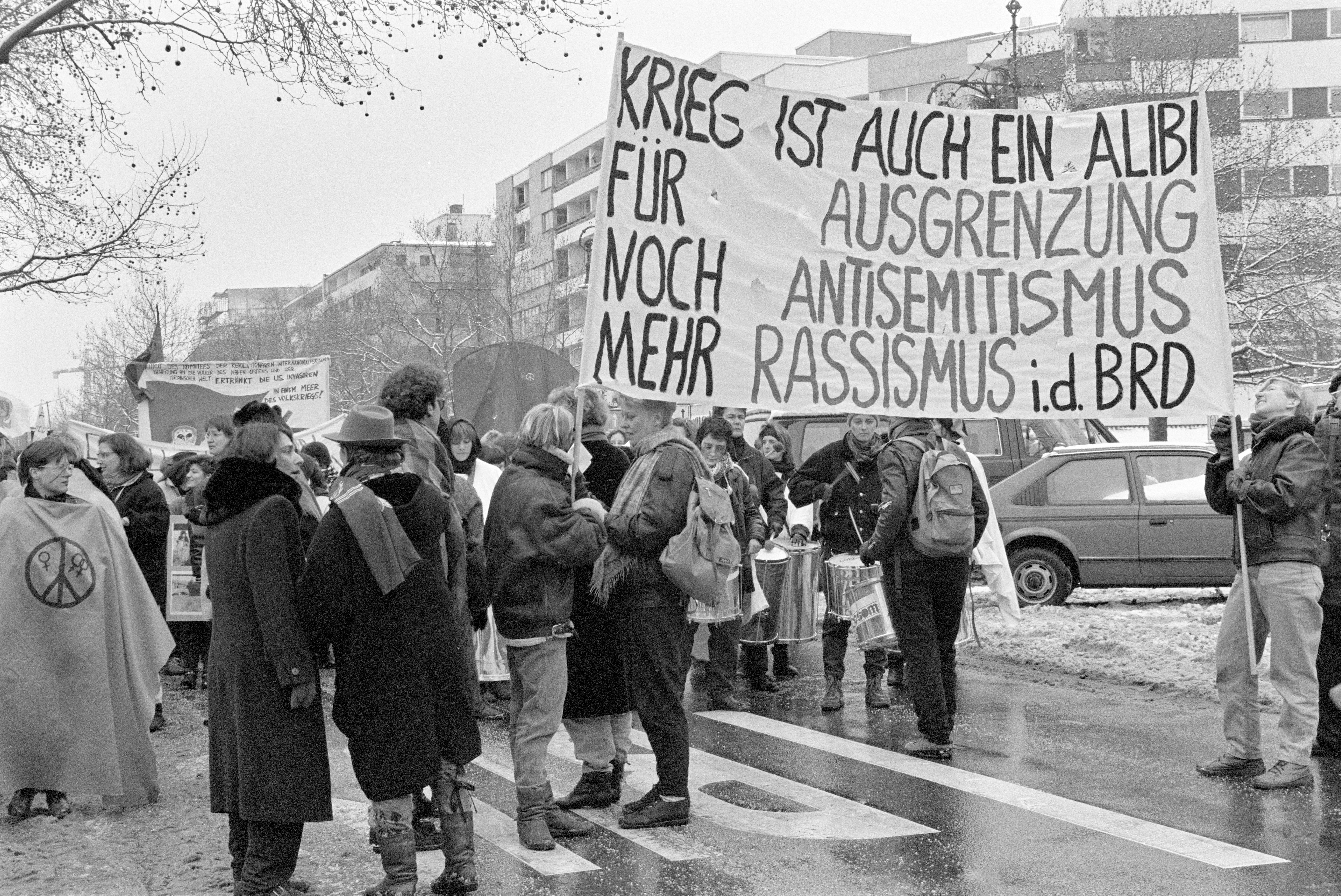 Frauendemonstration gegen Golfkrieg 1991 K2 N21 (2023-09-18) (Schwules Museum RR-F)