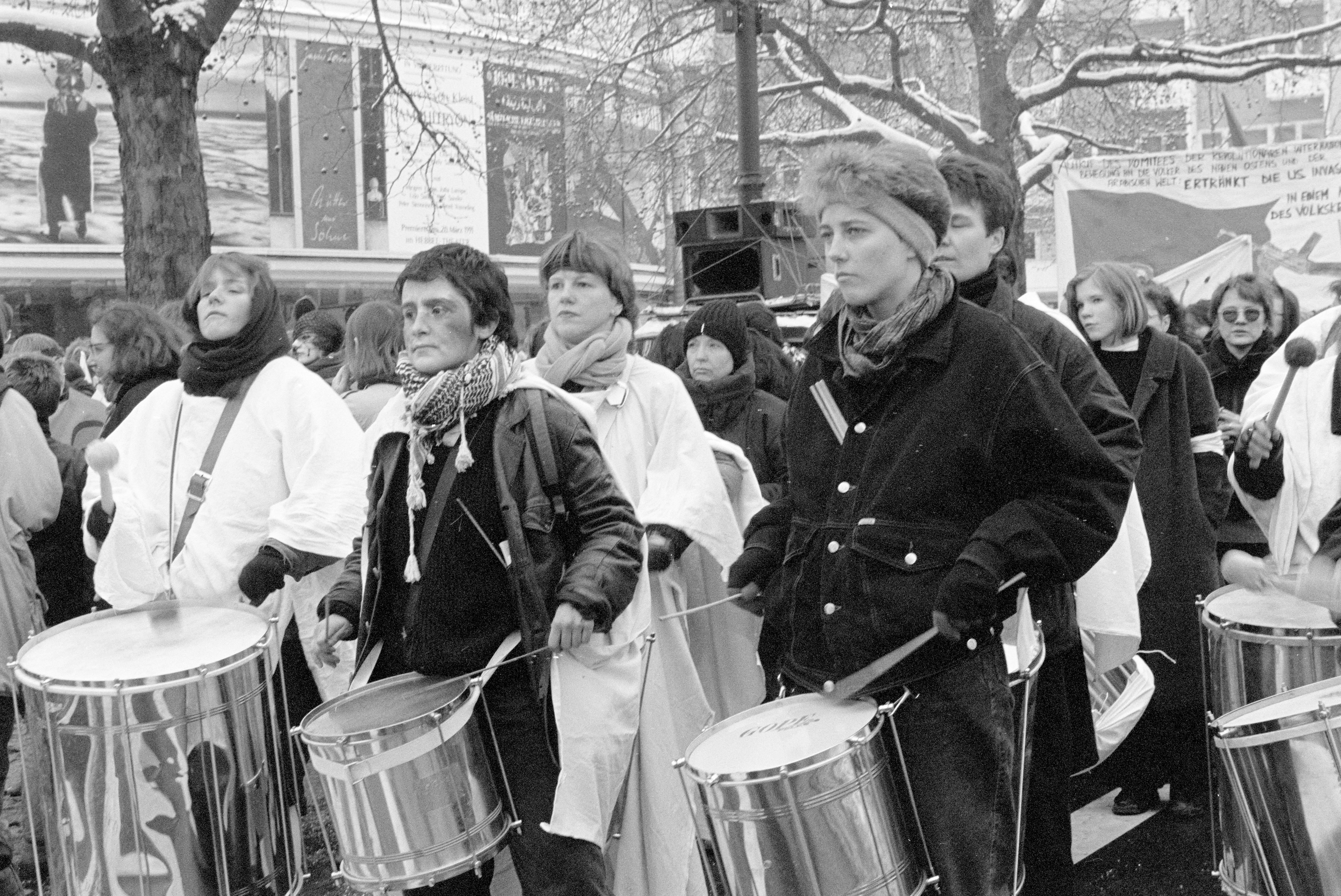 Frauendemonstration gegen Golfkrieg 1991 K2 N24 (2023-09-18) (Schwules Museum RR-F)