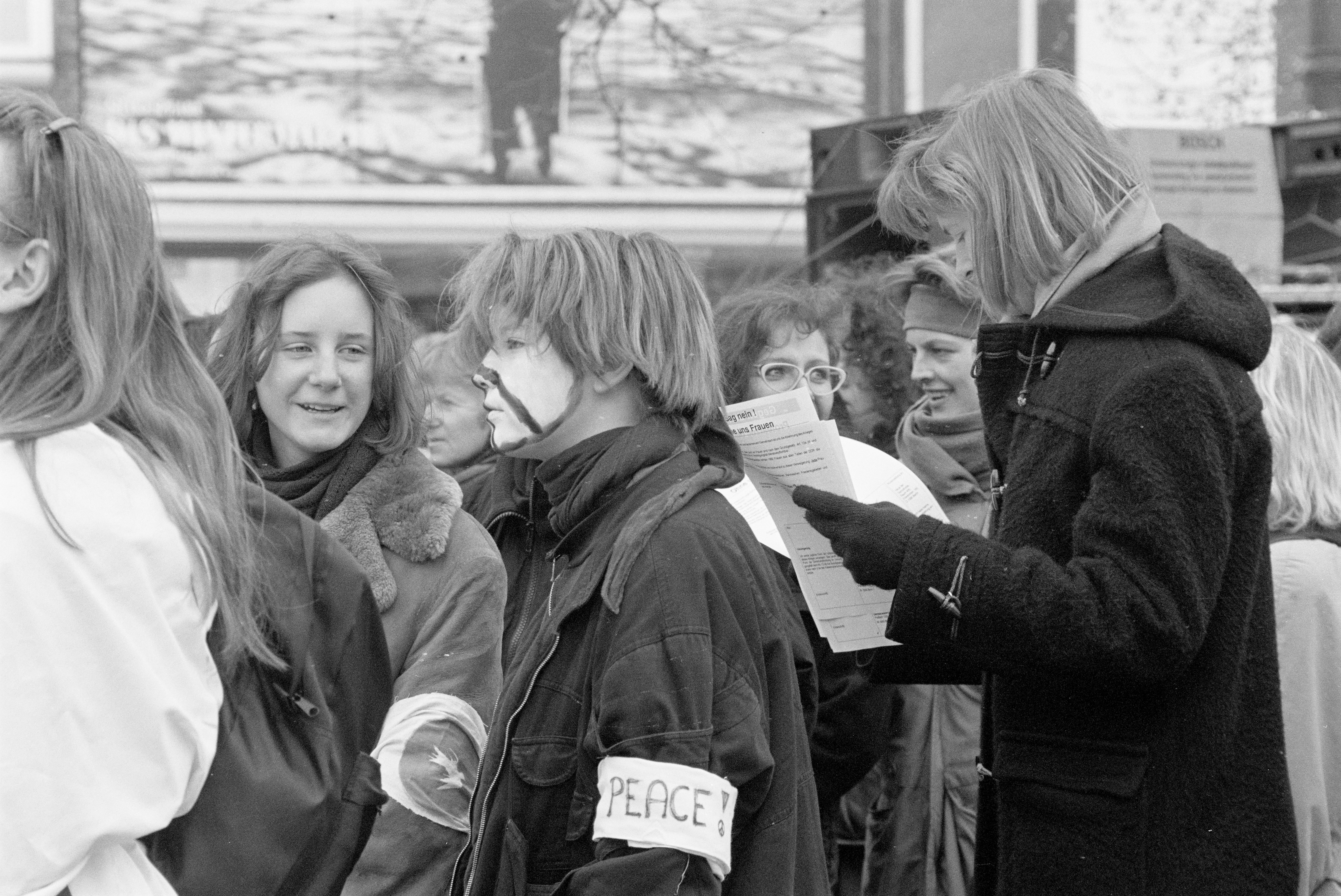 Frauendemonstration gegen Golfkrieg 1991 K2 N25 (2023-09-18) (Schwules Museum RR-F)