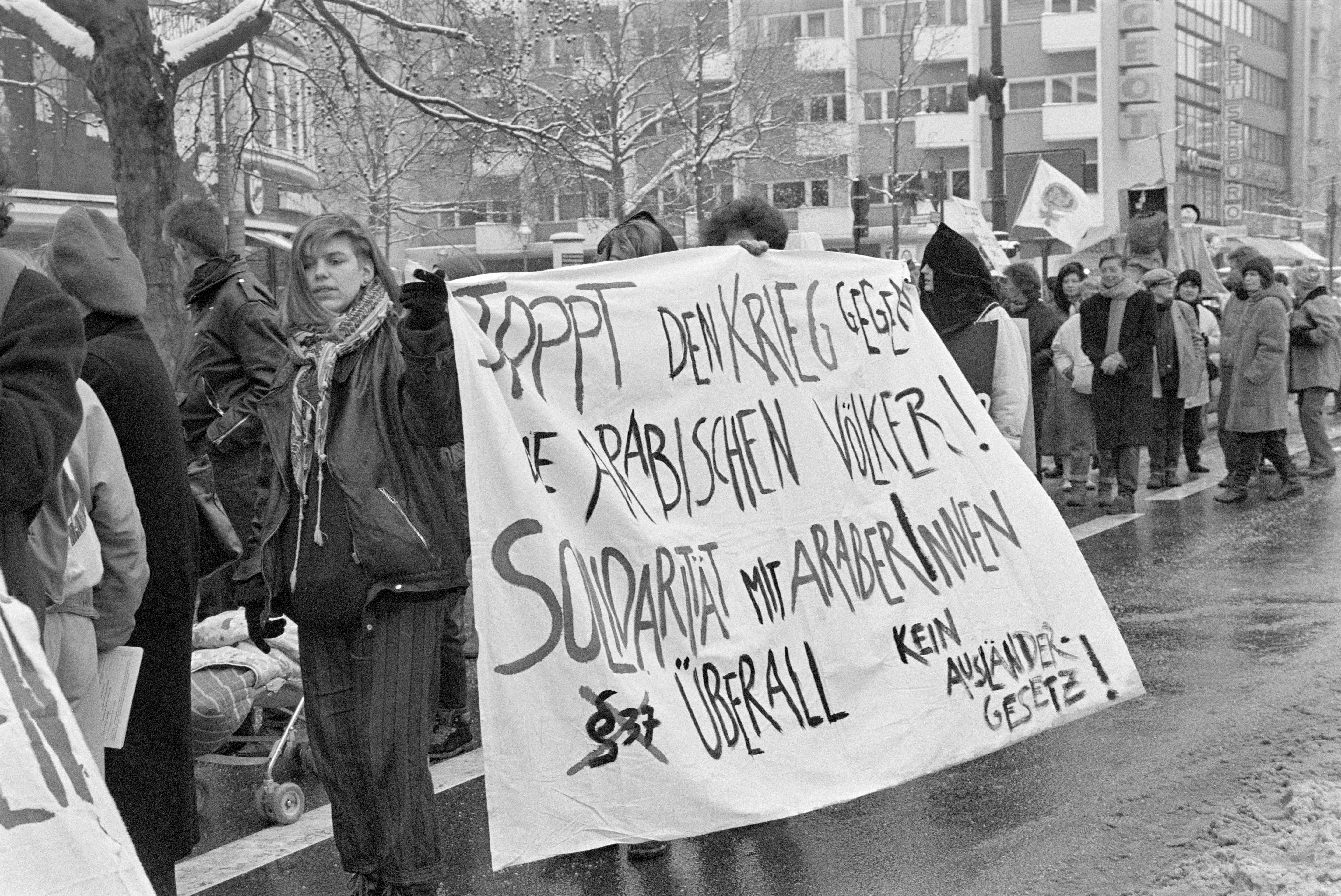 Frauendemonstration gegen Golfkrieg 1991 K2 N27 (2023-09-18) (Schwules Museum RR-F)