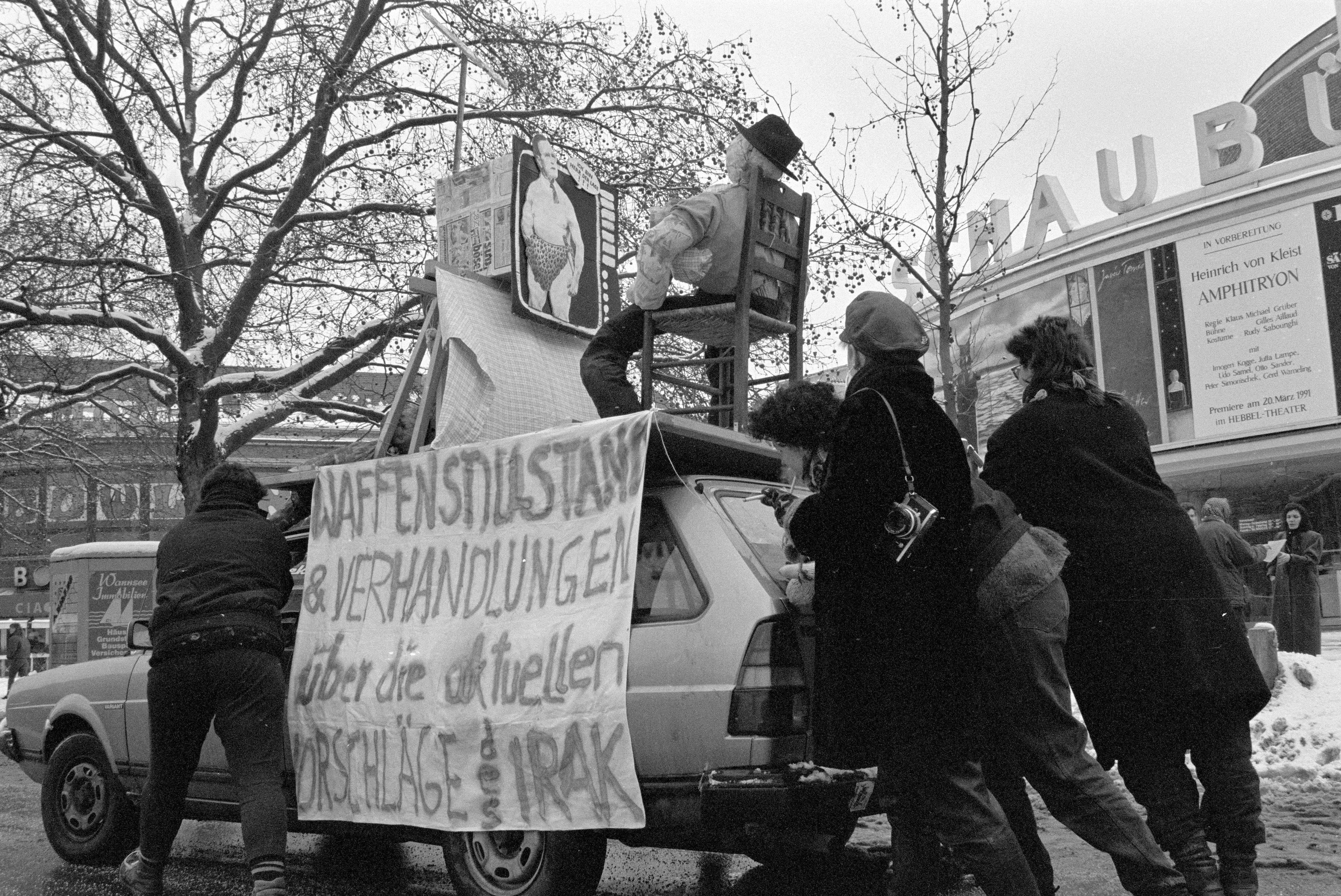 Frauendemonstration gegen Golfkrieg 1991 K2 N31 (2023-09-18) (Schwules Museum RR-F)