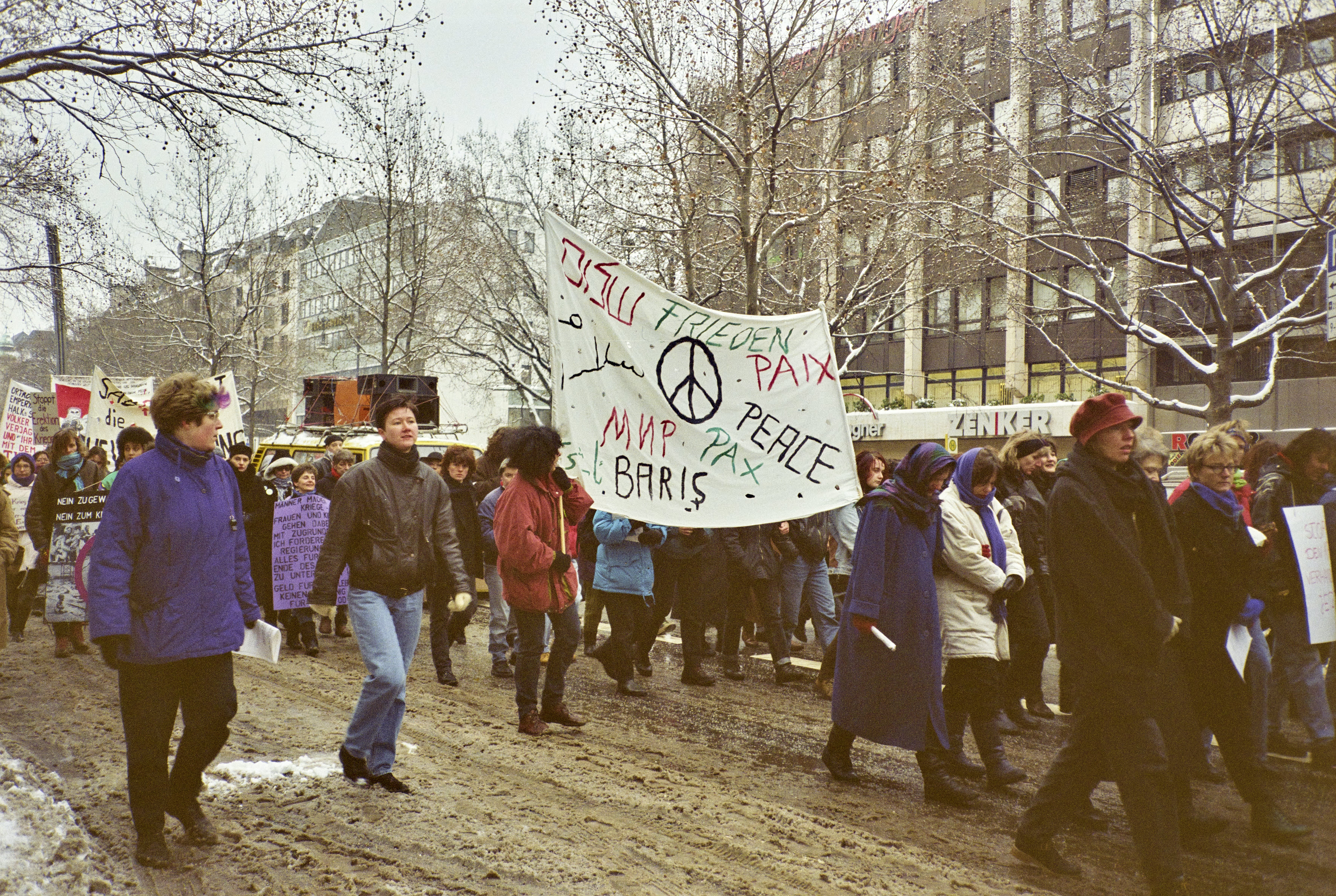 Frauendemonstration gegen Golfkrieg 1991 N20 (2023-09-18) (Schwules Museum RR-F)