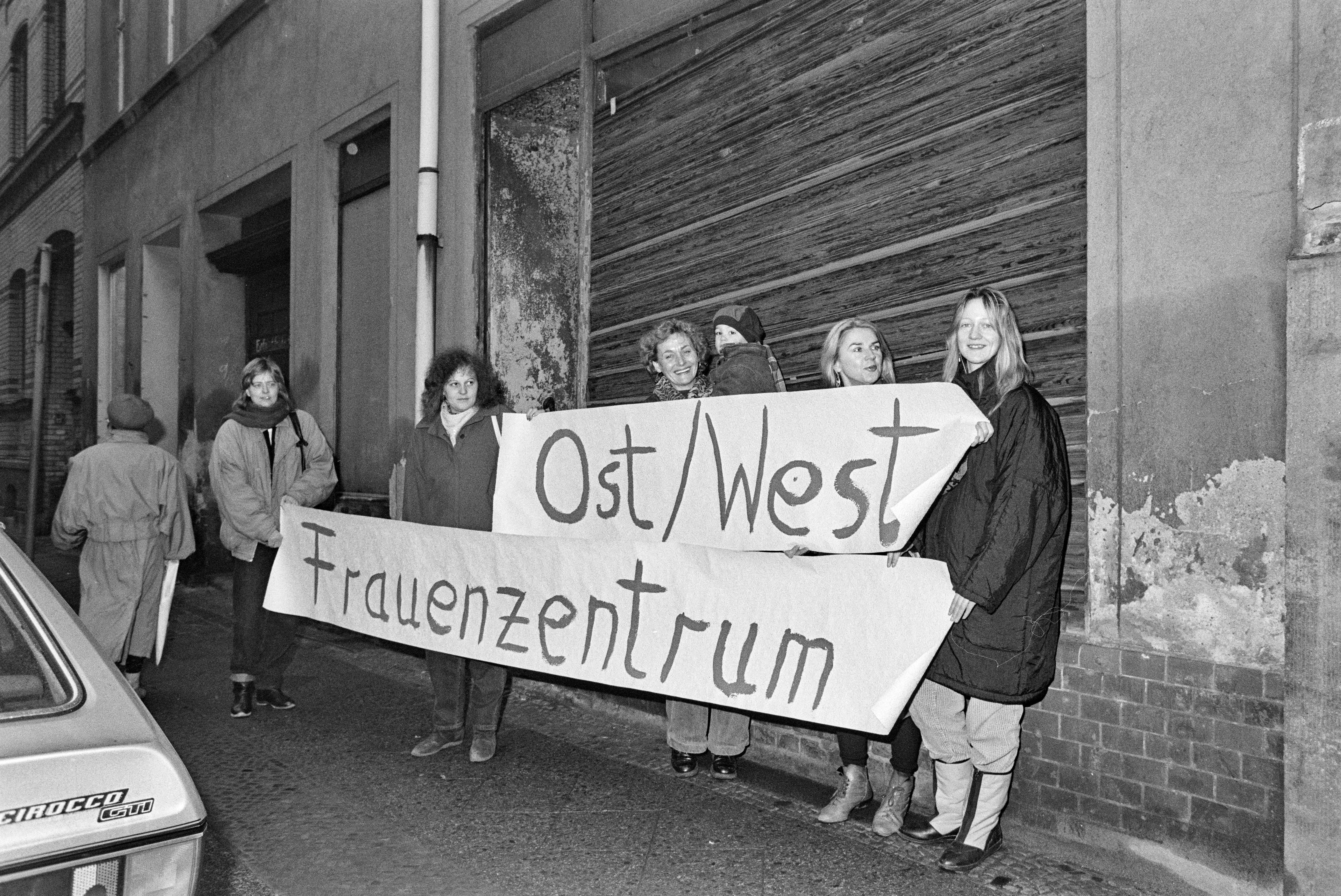 Ost-West Frauenzentrum 1990 N1 (2023-09-18) (Schwules Museum RR-F)