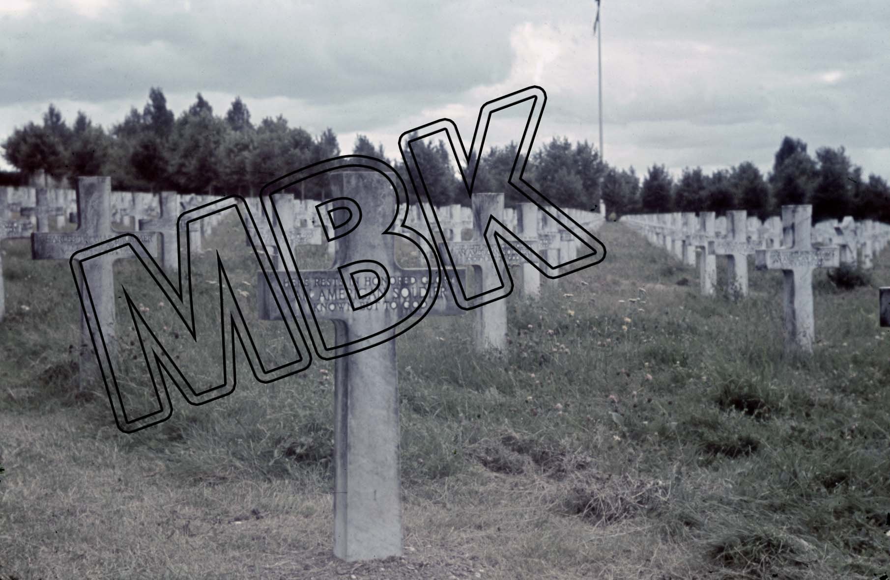 Fotografie: Amerikanischer Soldatenfriedhof bei Verdun, Frankreich, August 1940 (Museum Berlin-Karlshorst RR-P)