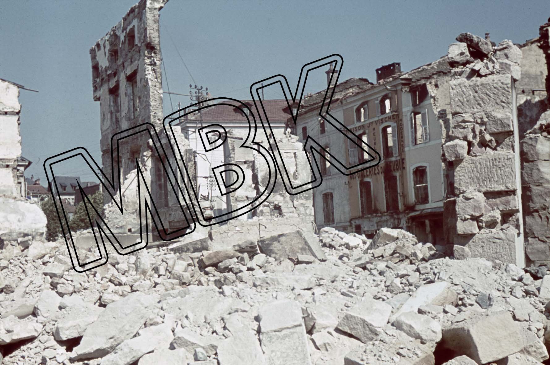 Fotografie: Zerstörungen in Épinal, Frankreich, Juli 1940 (Museum Berlin-Karlshorst RR-P)