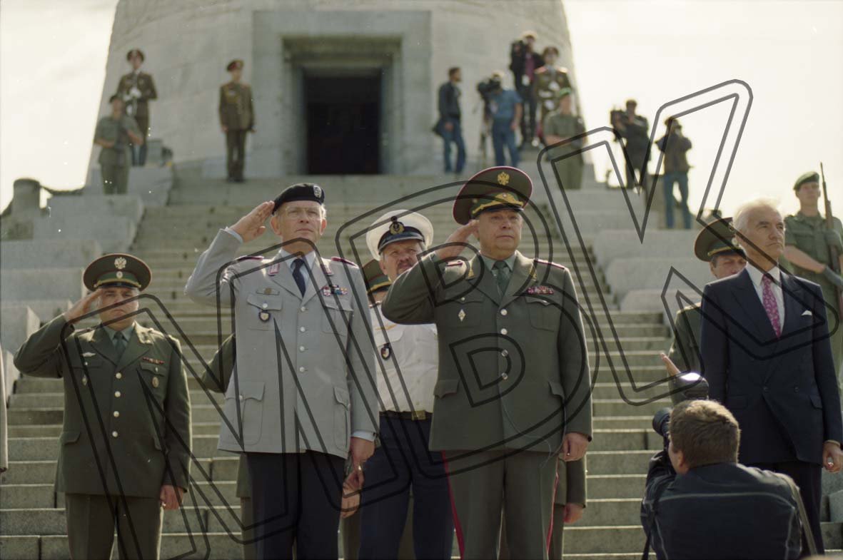 Fotografie: Generalprobe zur Verabschiedung der WGT im Treptower Park, Berlin, 30. August 1994 (Museum Berlin-Karlshorst RR-P)