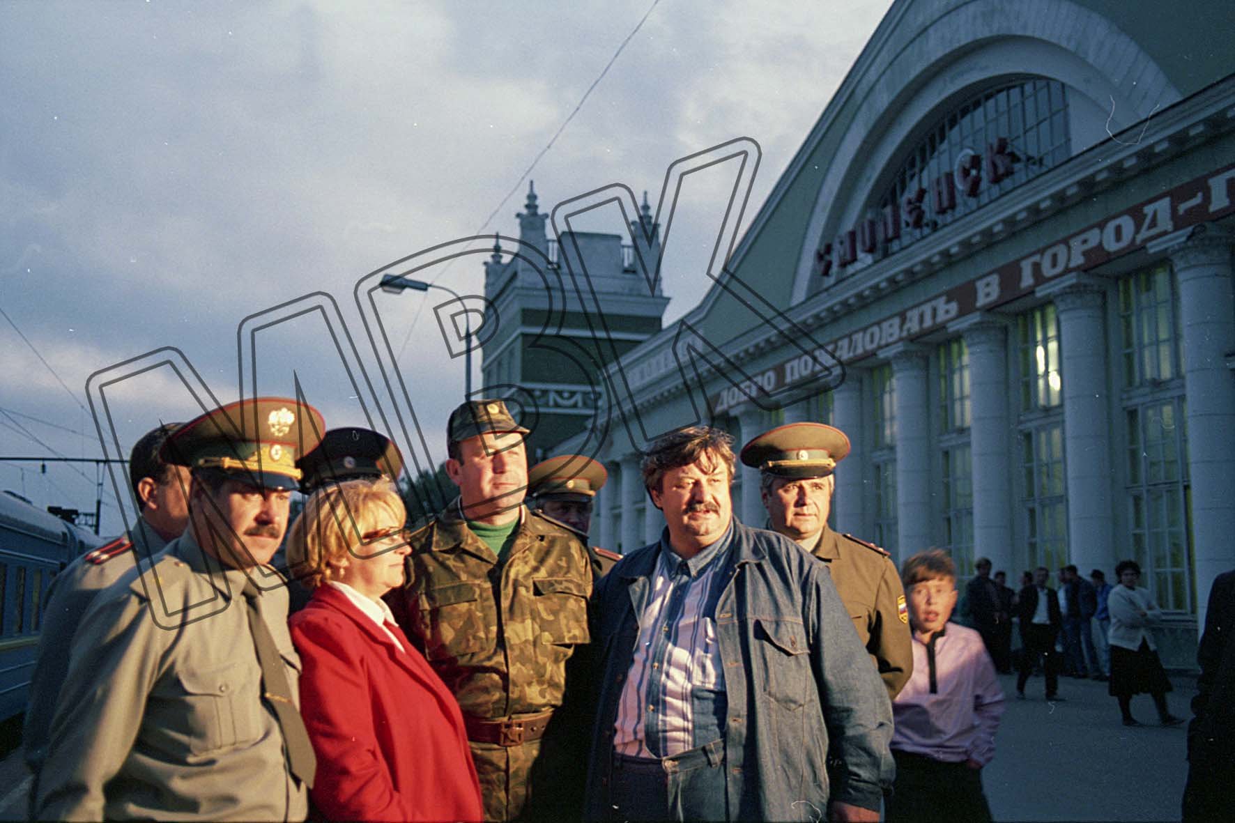 Fotografie: Nächtlicher Aufenthalt am Bahnhof Smolensk, 2. September 1994 (Museum Berlin-Karlshorst RR-P)