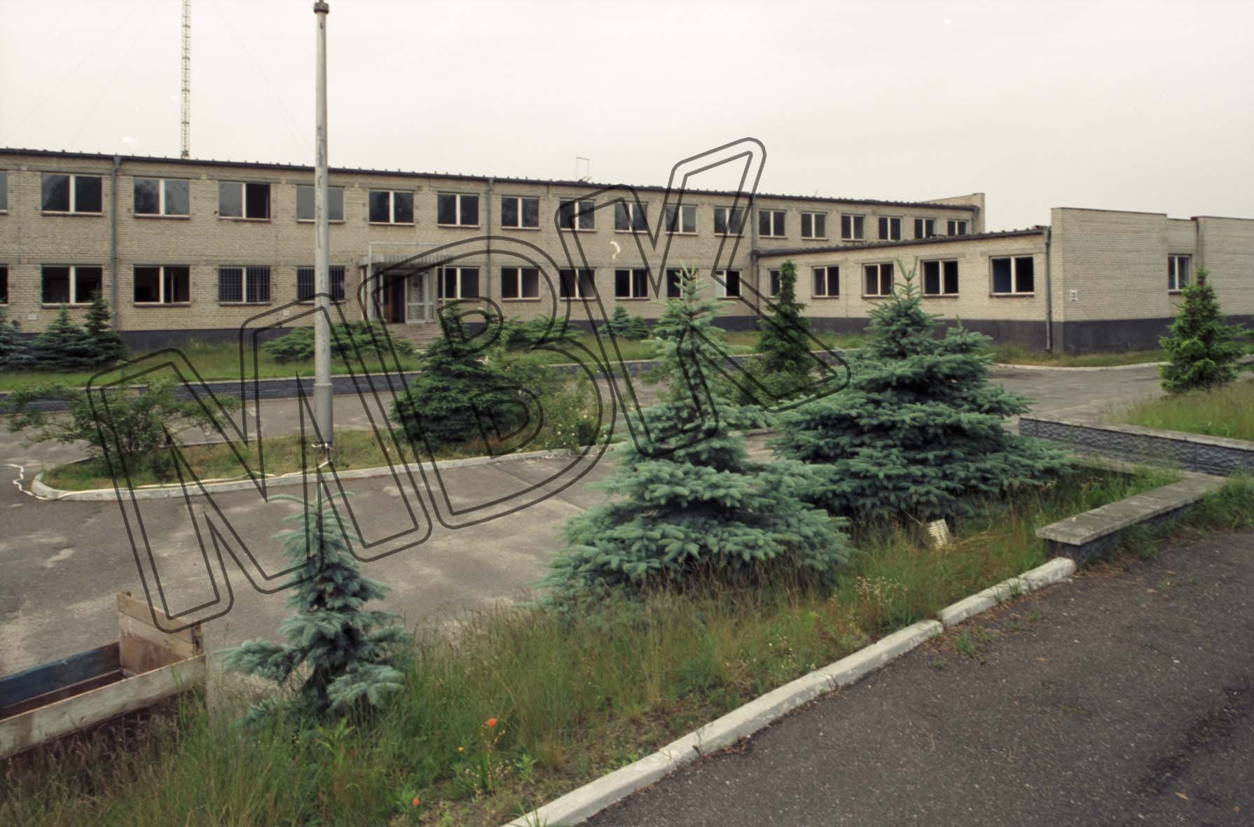 Fotografie: Rechenzentrum der WGT, 4. Gorodok (Militärsiedlung), Wünsdorf, vermutlich 1994 (Museum Berlin-Karlshorst RR-P)