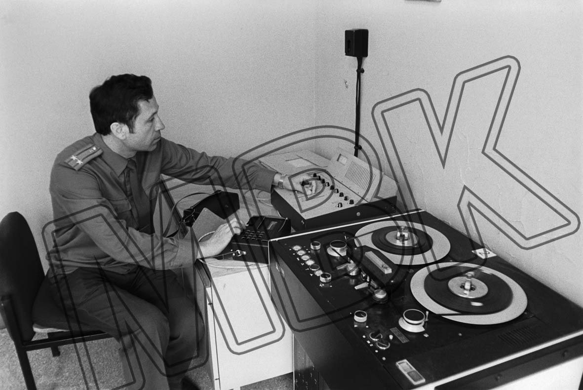 Fotografie: Im Studio von „Radio Wolga“, Potsdam, 14. Mai 1990 (Museum Berlin-Karlshorst RR-P)