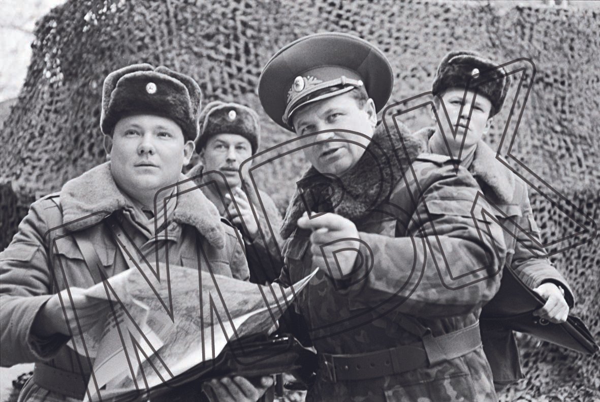 Fotografie: Fotografische Porträtreihe des Kommandeurs der 90. Suworow-Garde-Panzer-Division, Bernau, 22. Dezember 1992 (Museum Berlin-Karlshorst RR-P)